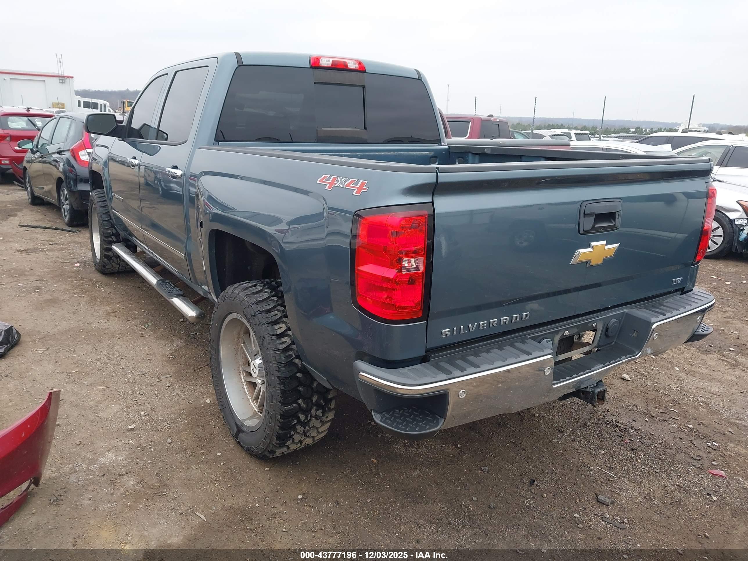 CHEVROLET SILVERADO image 3
