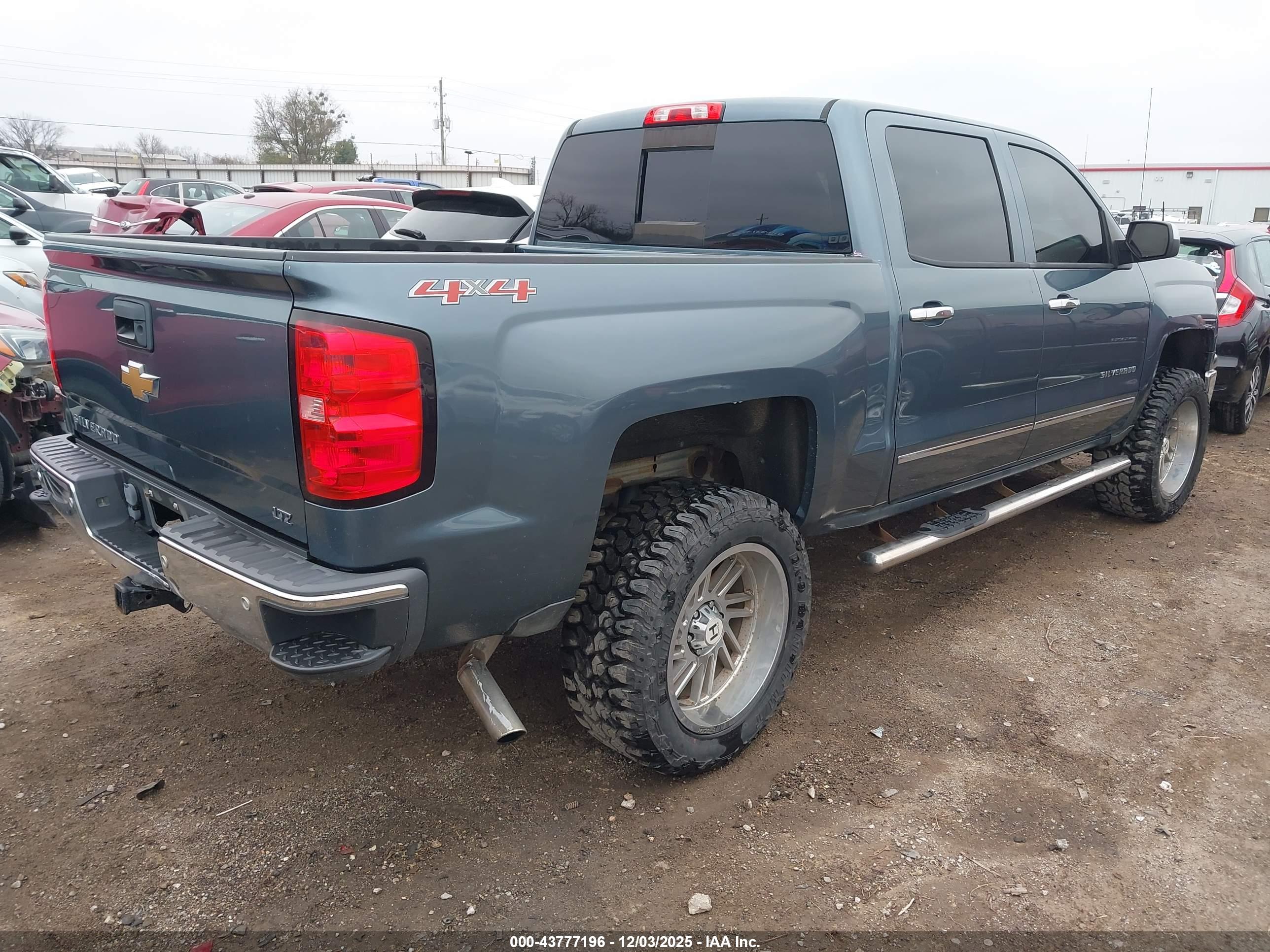 CHEVROLET SILVERADO image 4