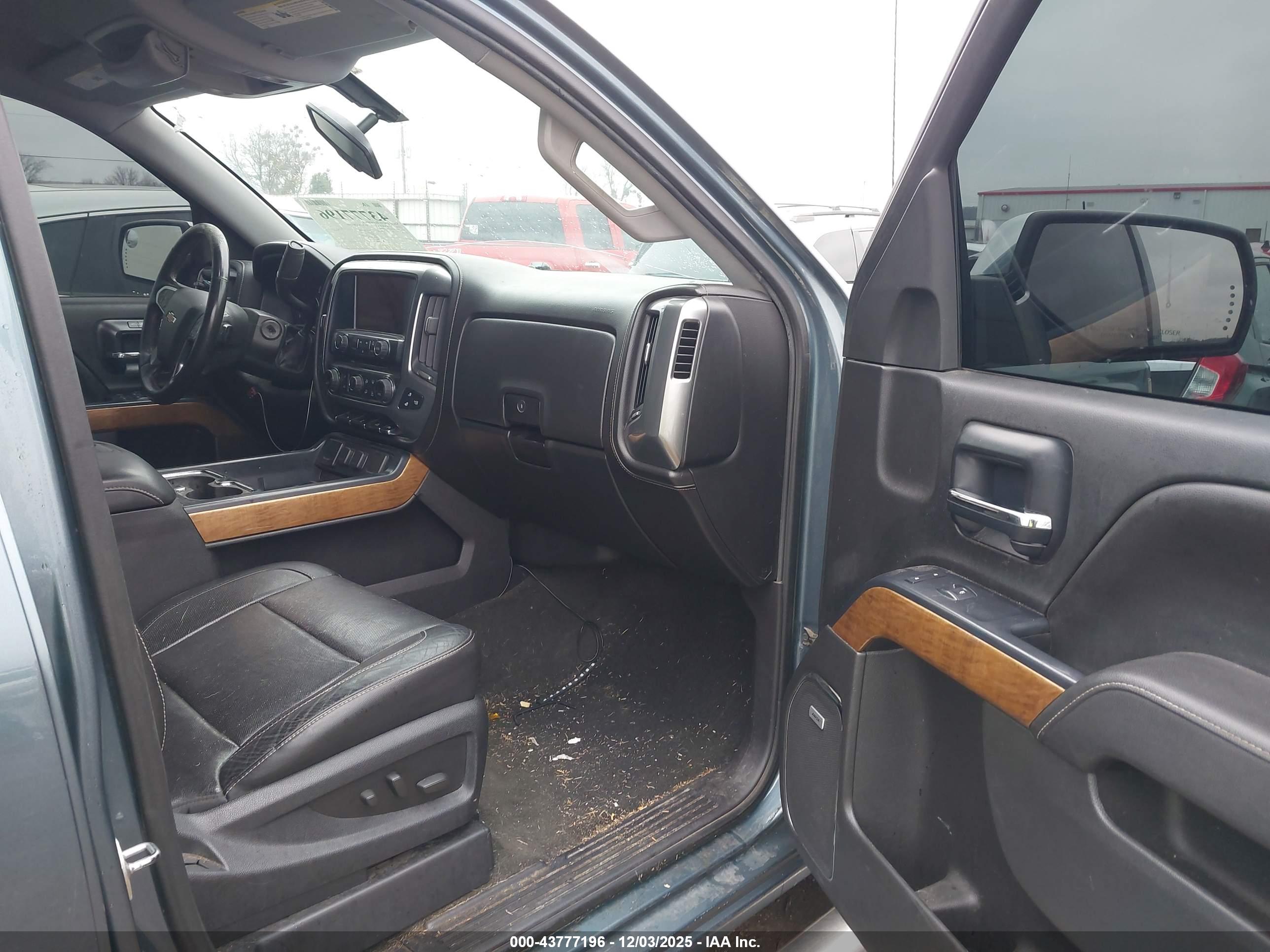 CHEVROLET SILVERADO image 5