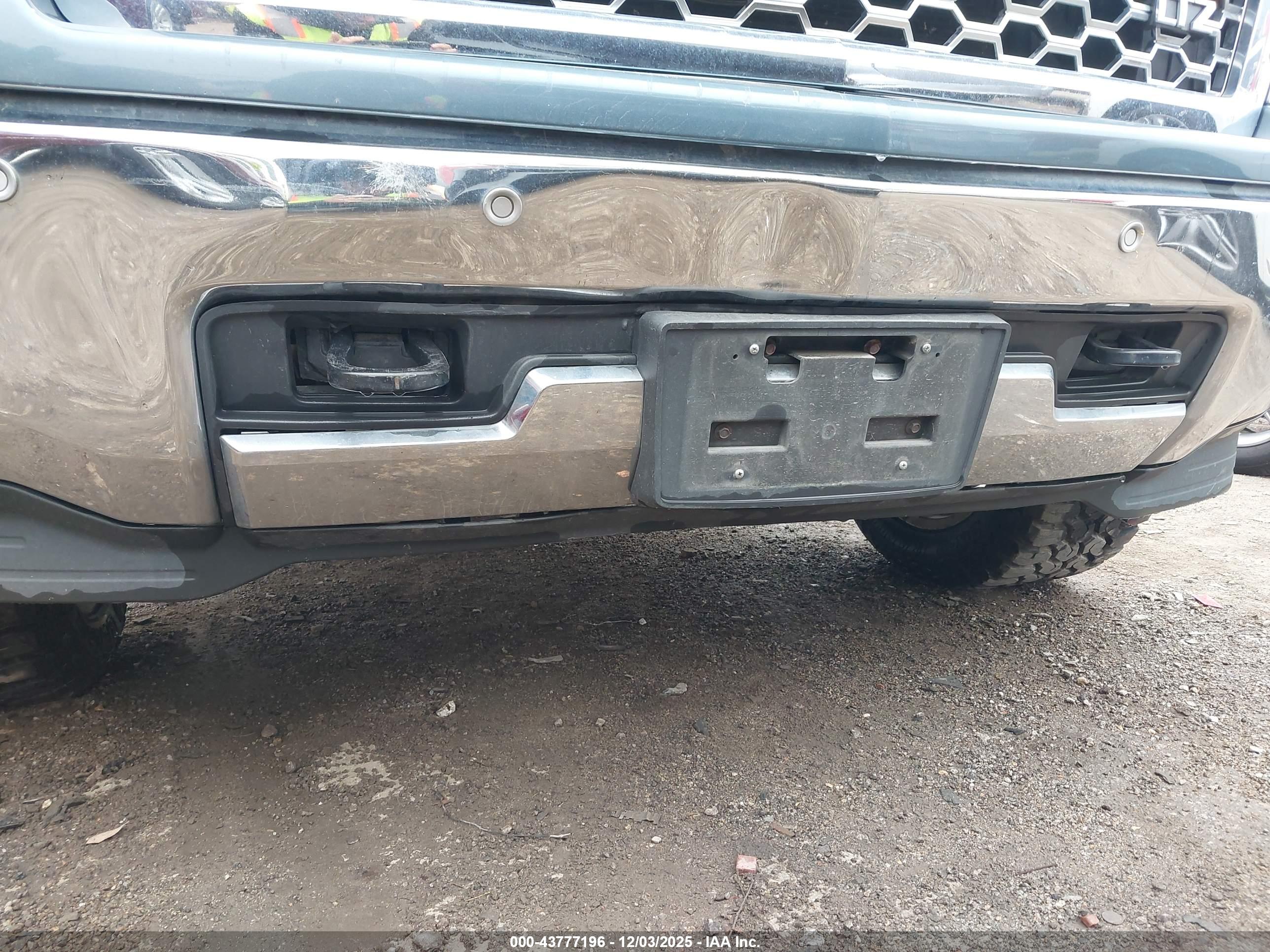 CHEVROLET SILVERADO image 6