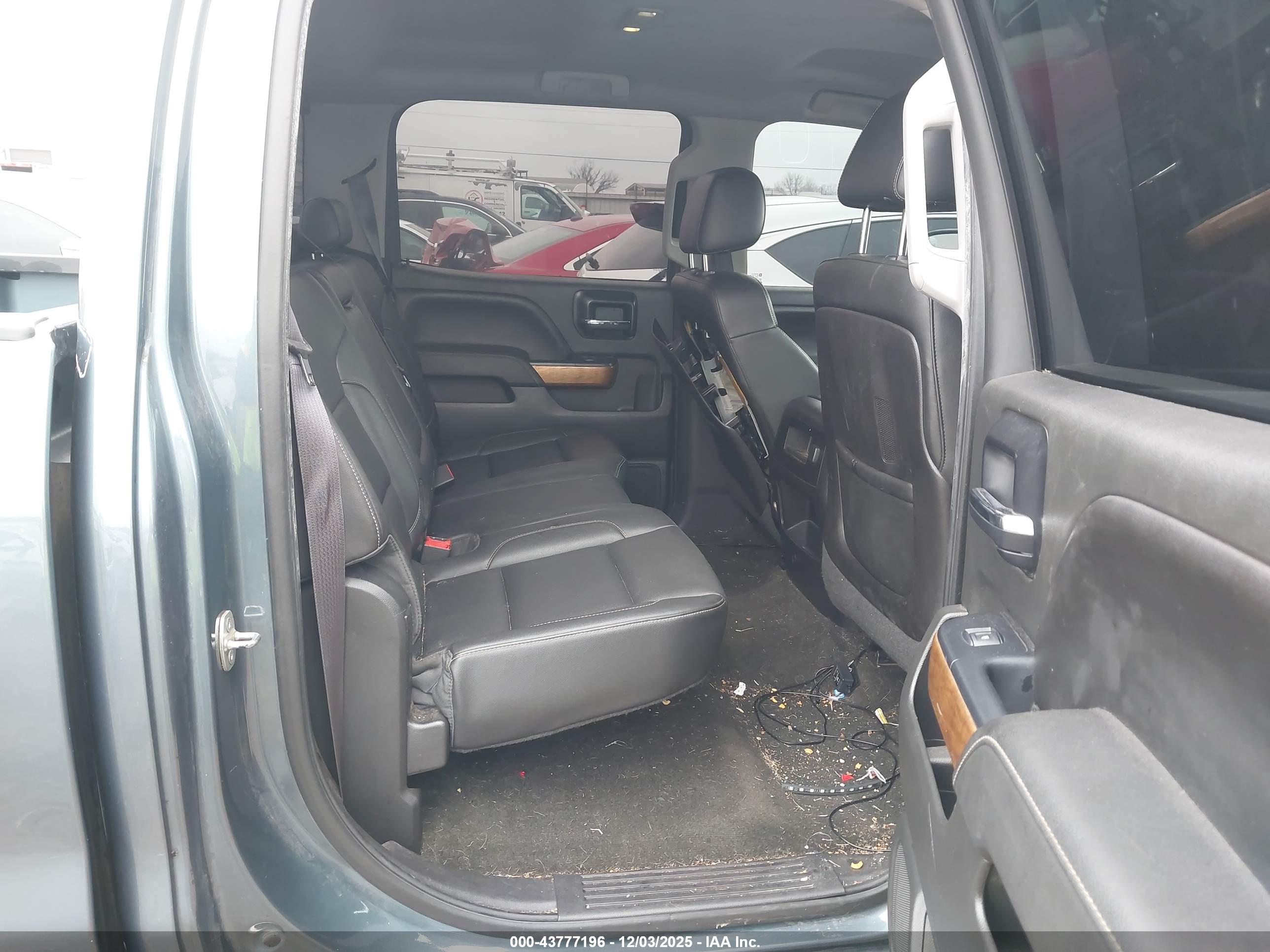 CHEVROLET SILVERADO image 8