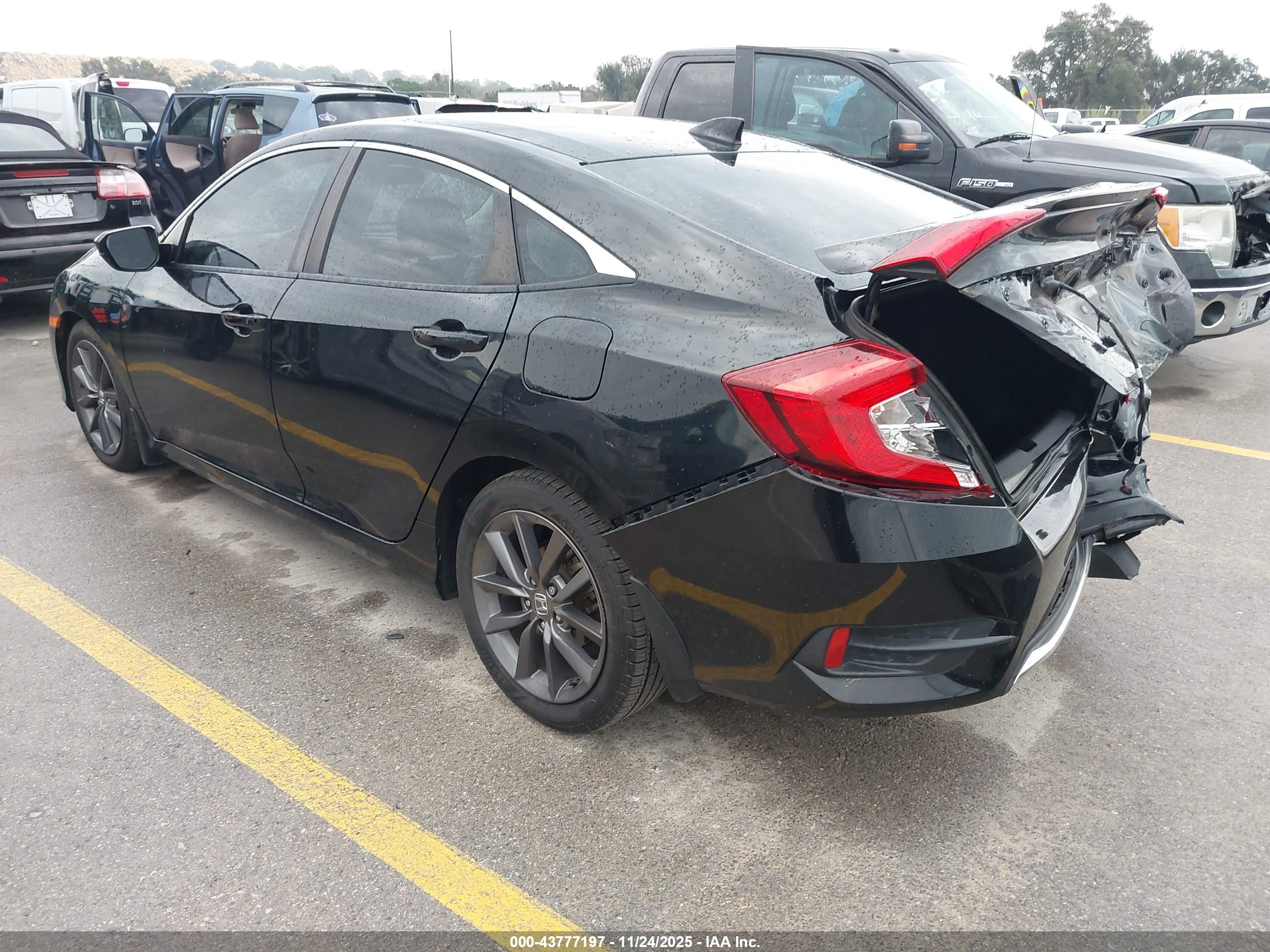 HONDA CIVIC image 3