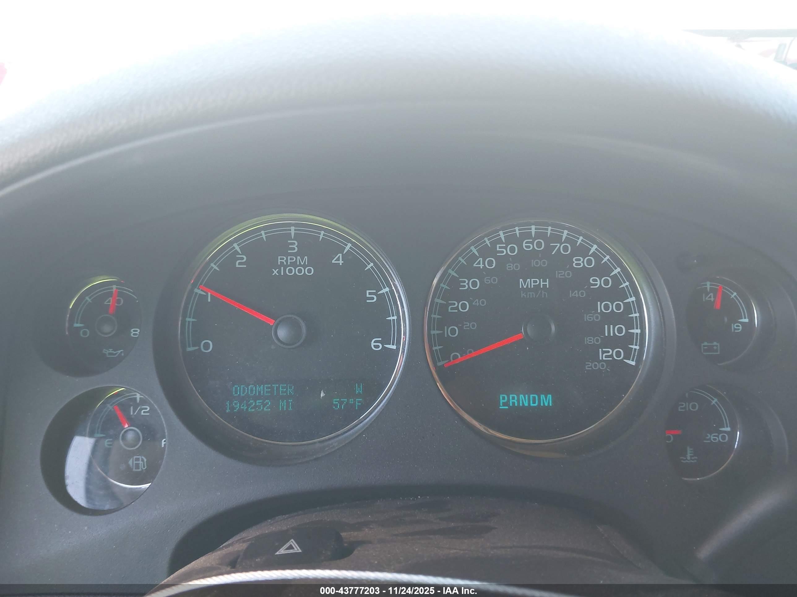 GMC YUKON image 7