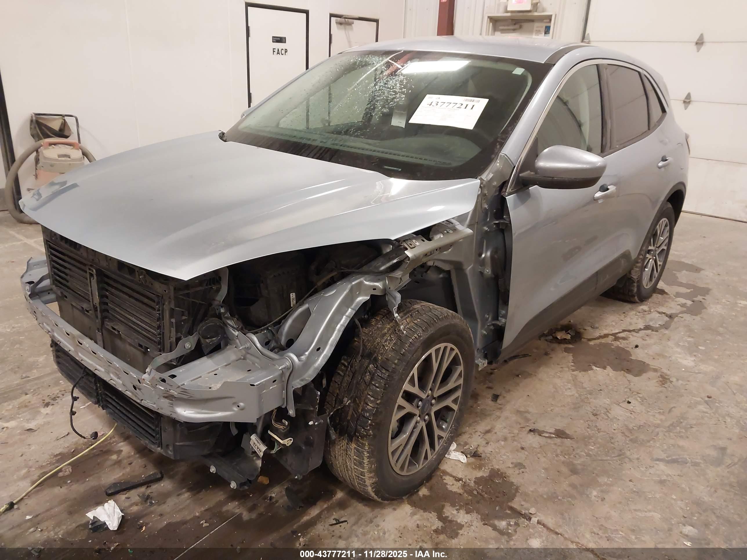 FORD ESCAPE image 2