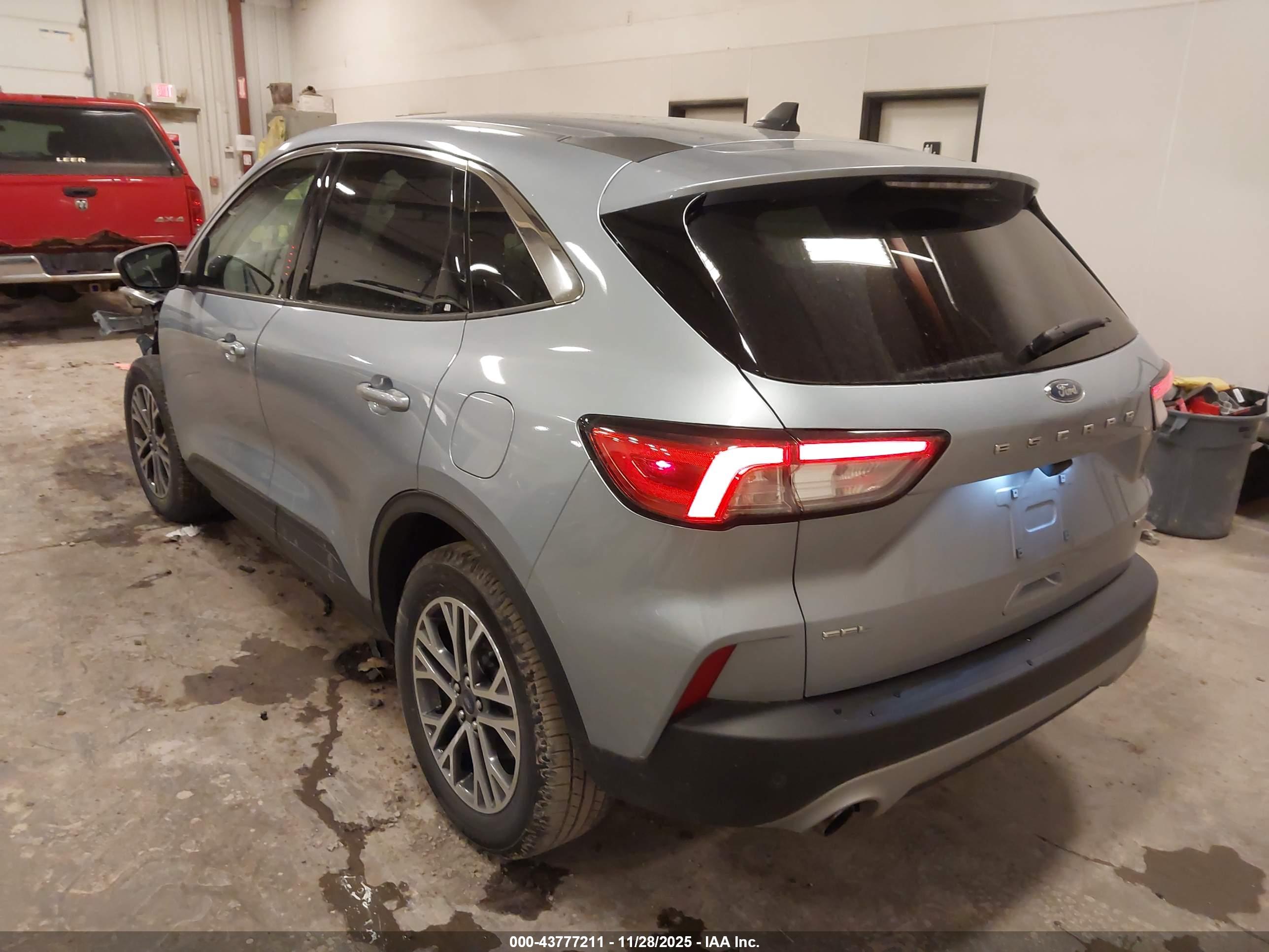 FORD ESCAPE image 3