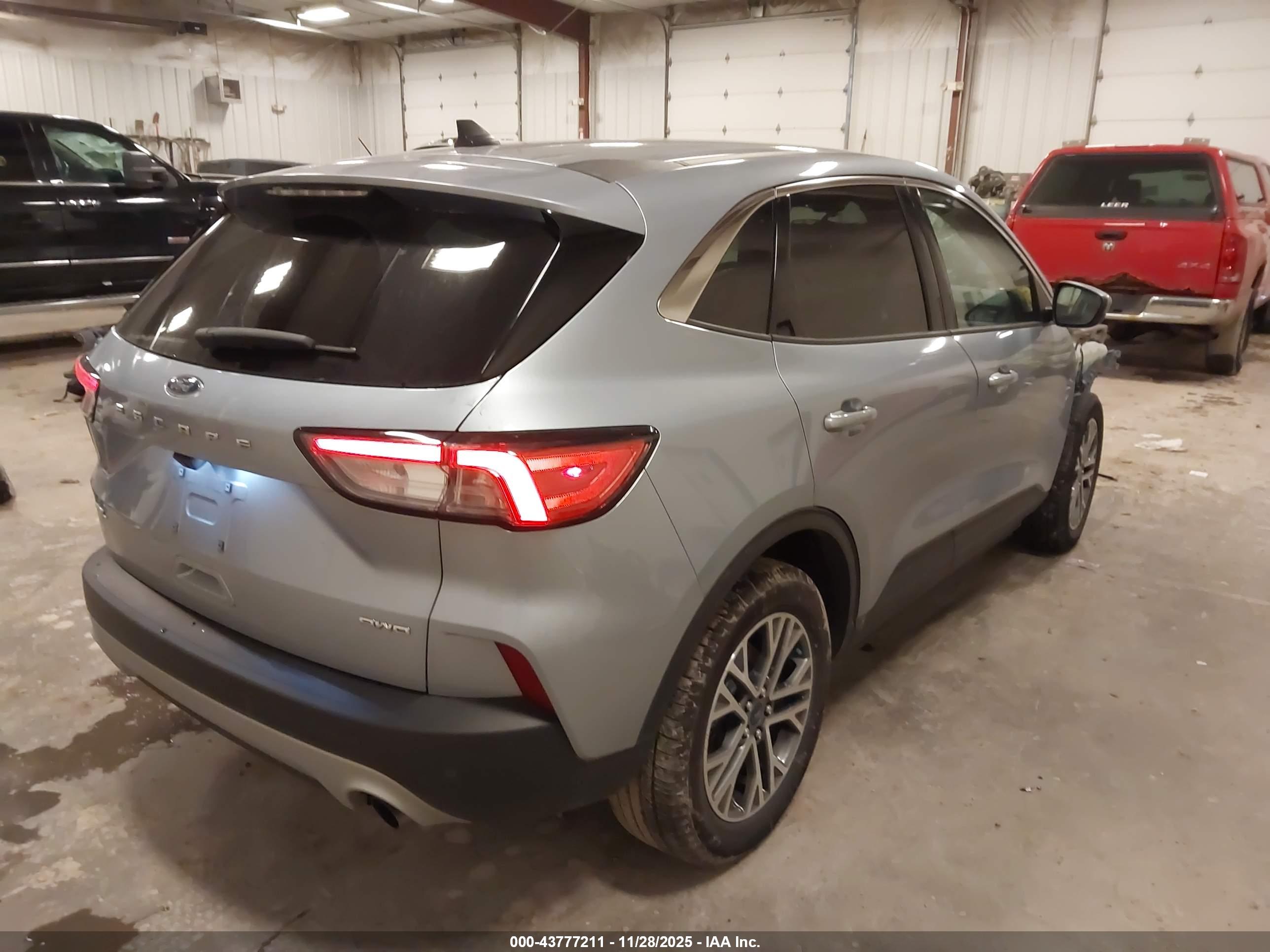 FORD ESCAPE image 4