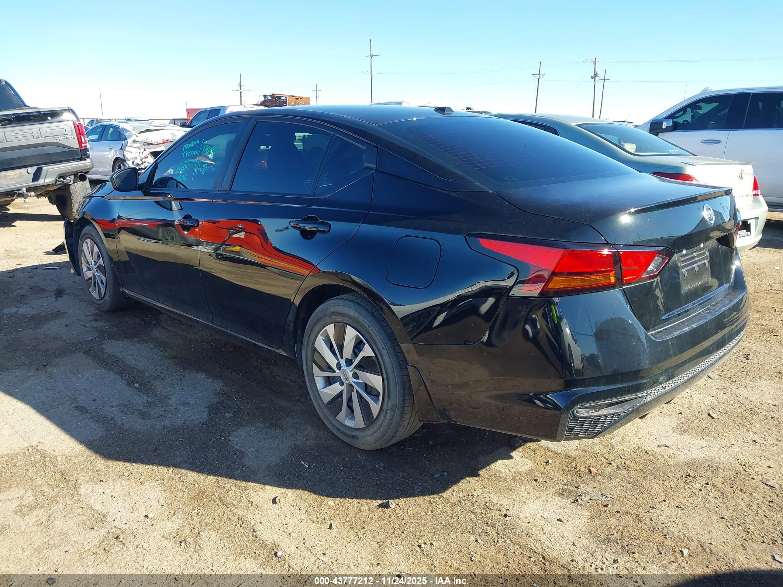 NISSAN ALTIMA image 3