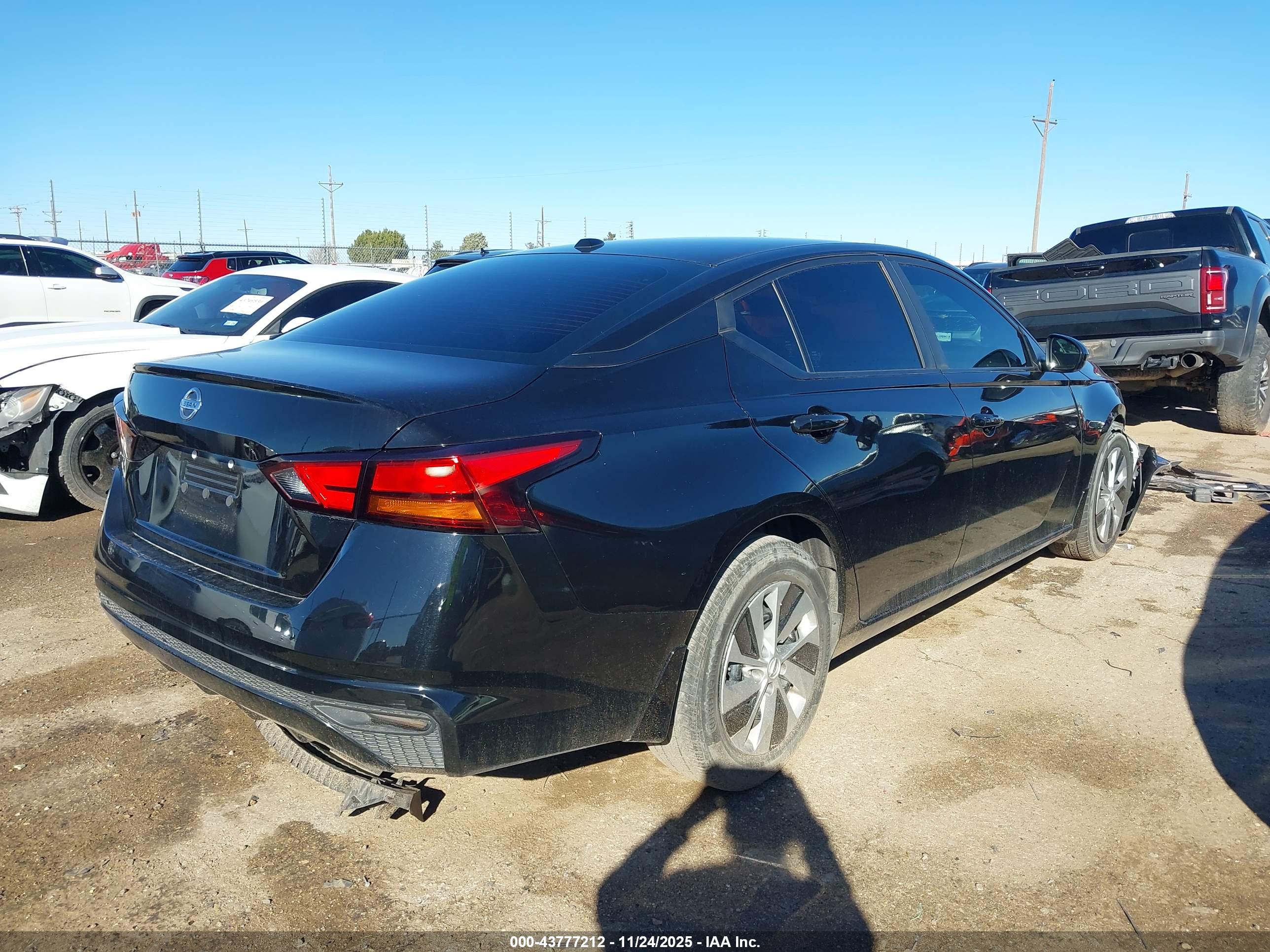 NISSAN ALTIMA image 4