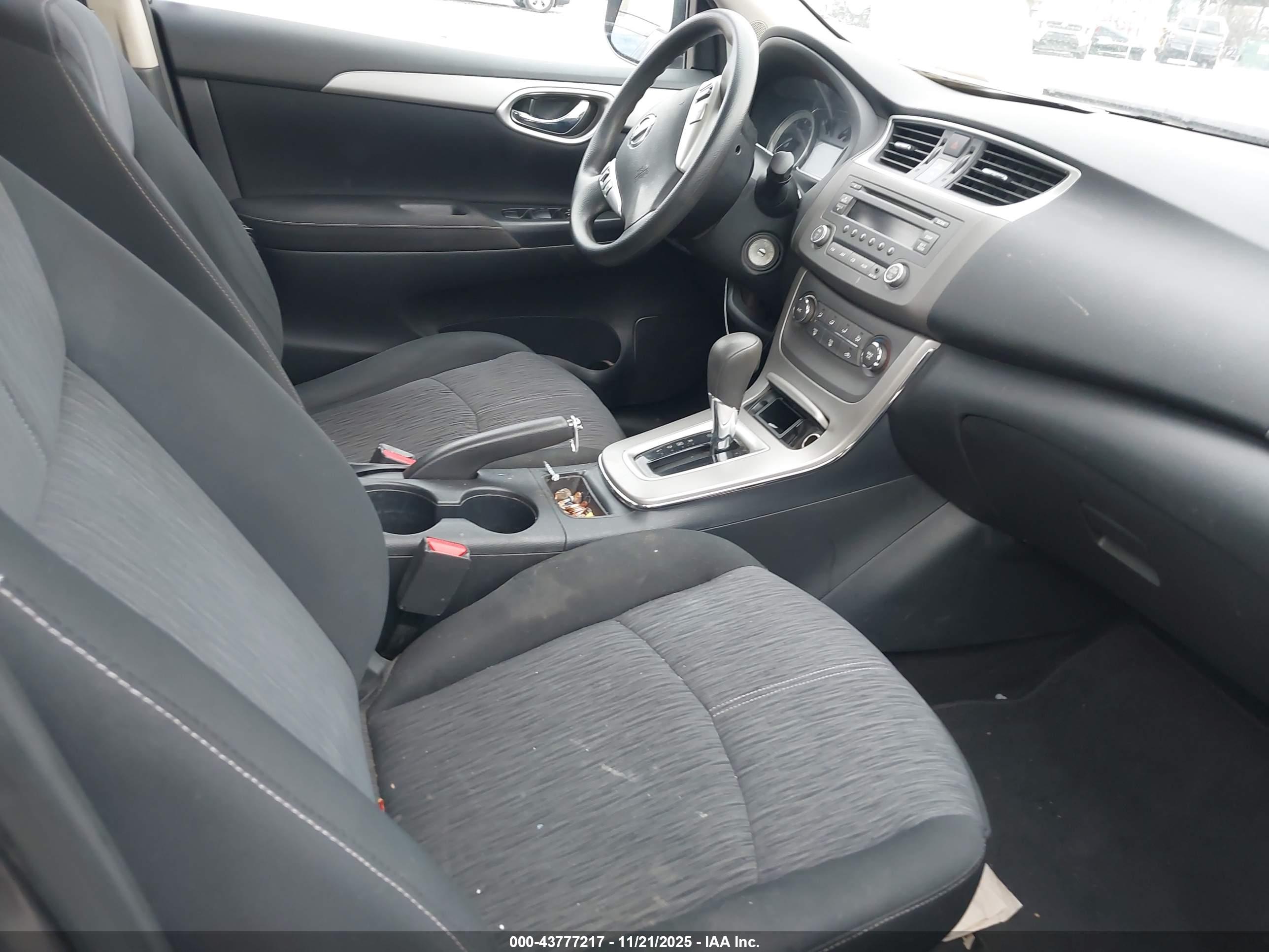 NISSAN SENTRA image 5