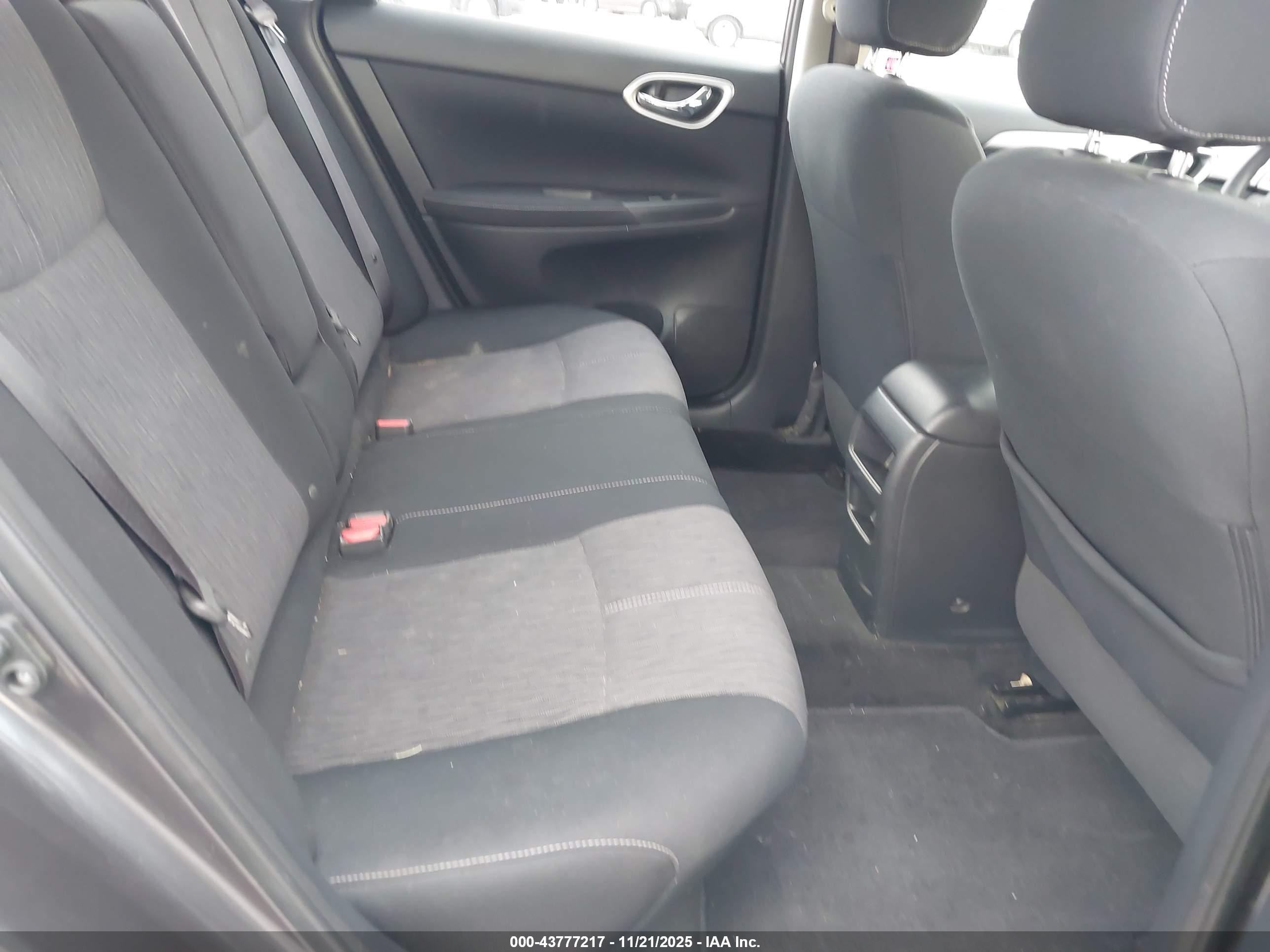 NISSAN SENTRA image 8