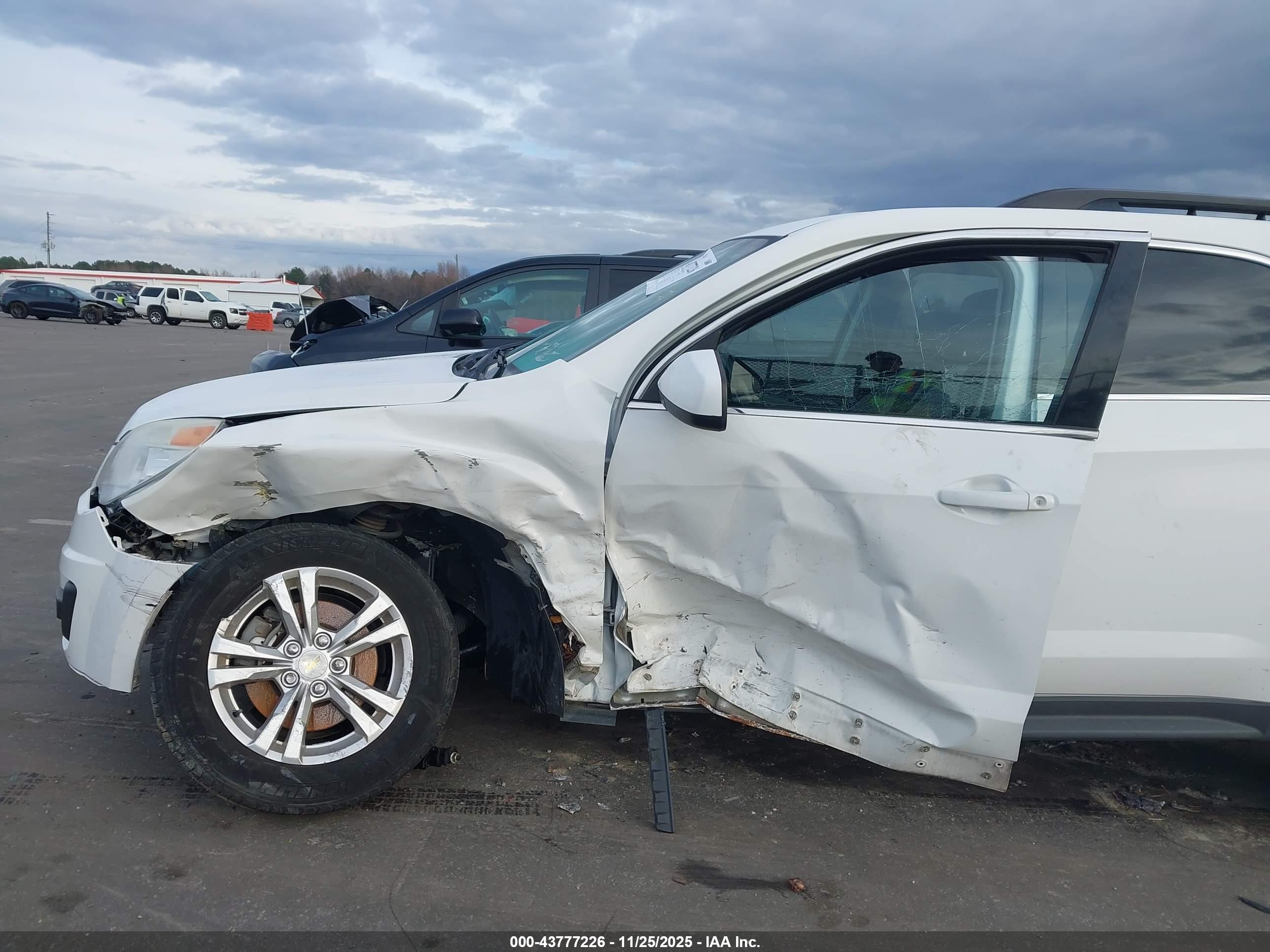CHEVROLET EQUINOX image 6