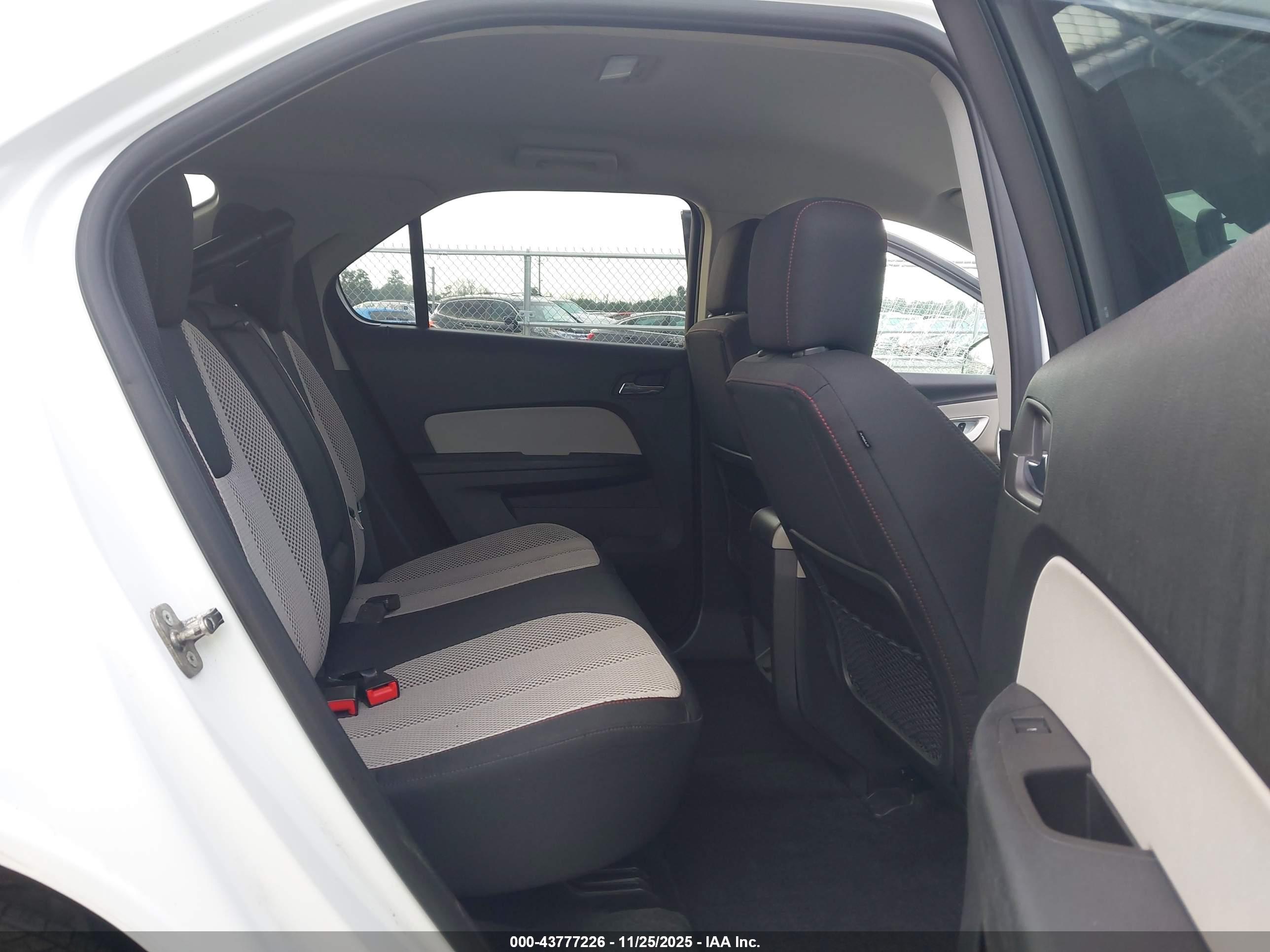CHEVROLET EQUINOX image 8