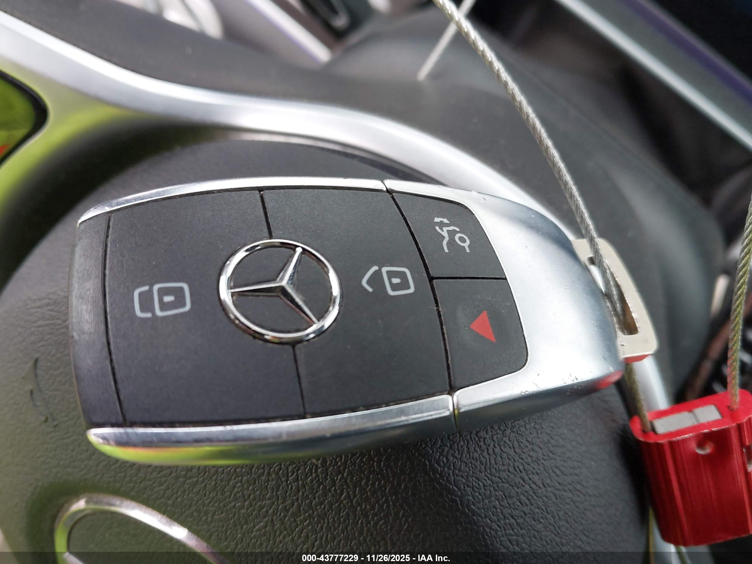 MERCEDES-BENZ GLE image 11