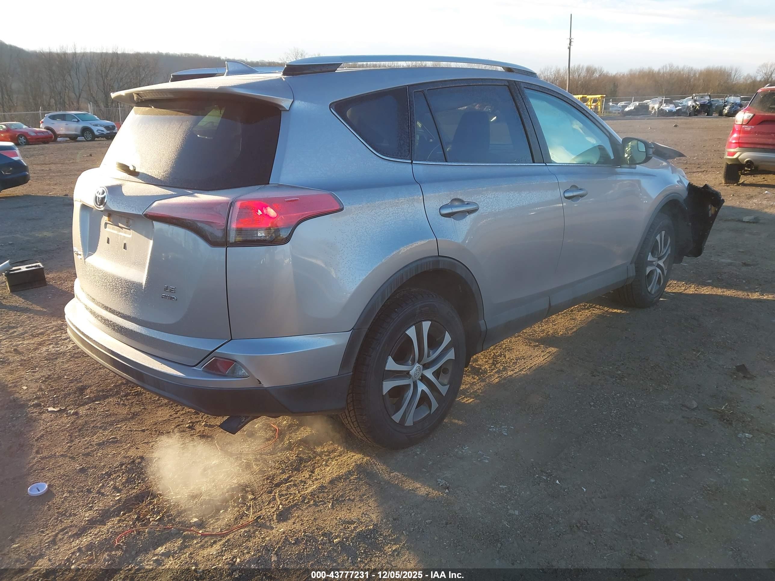 TOYOTA RAV4 image 4