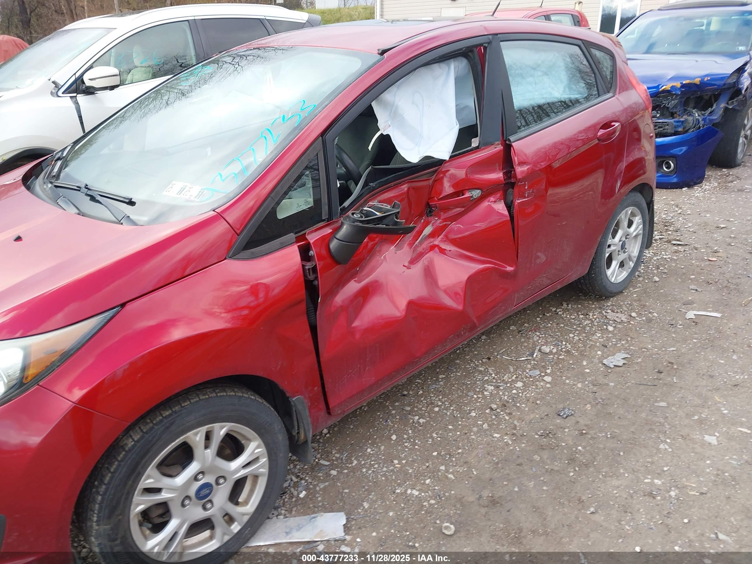FORD FIESTA image 6