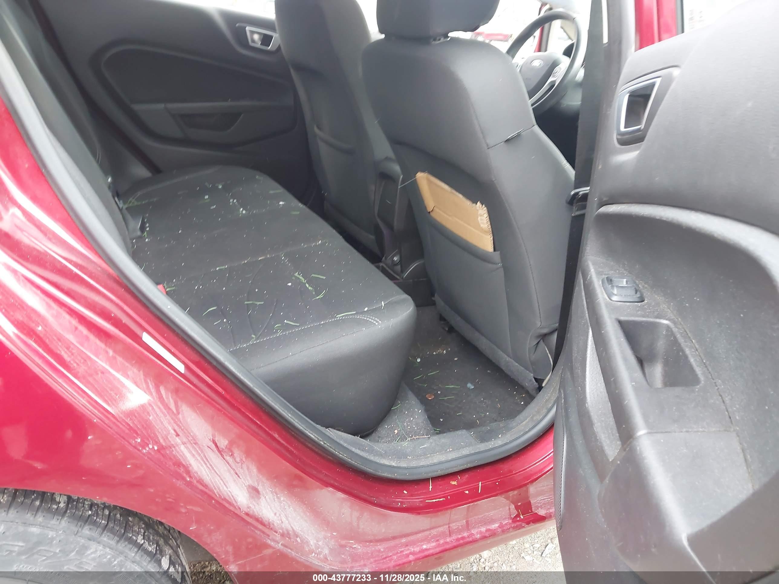 FORD FIESTA image 8