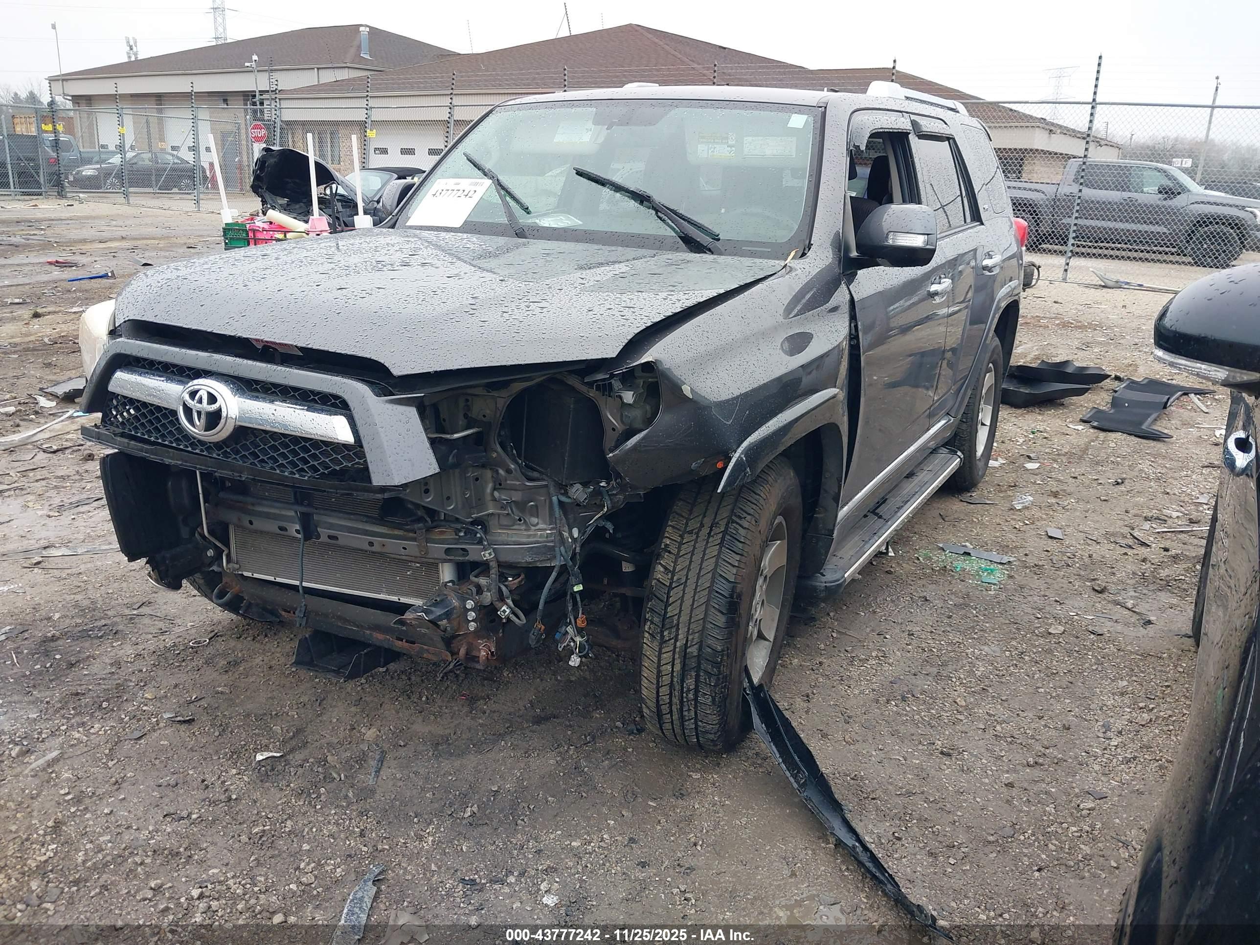 TOYOTA 4RUNNER image 2