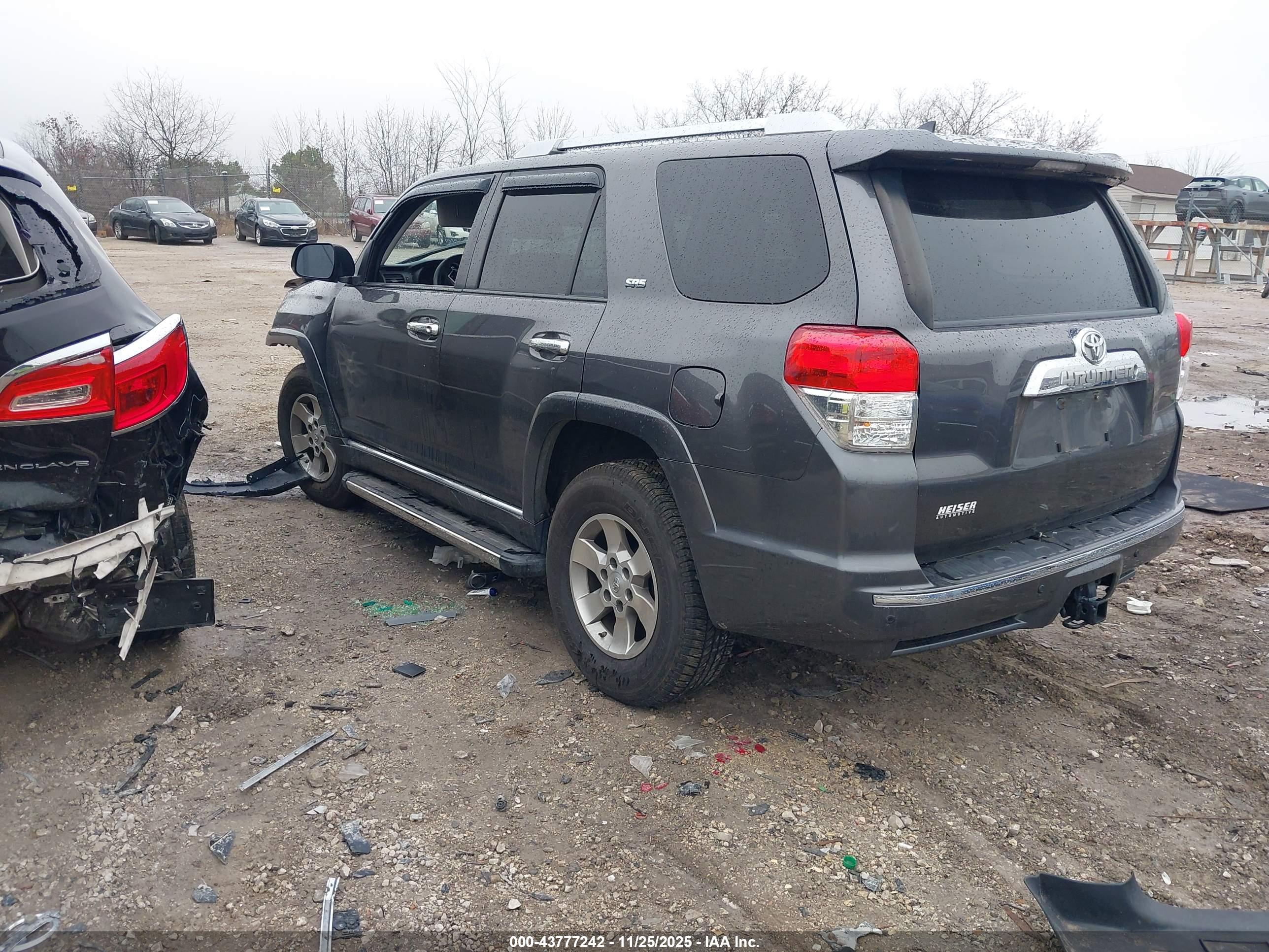 TOYOTA 4RUNNER image 3