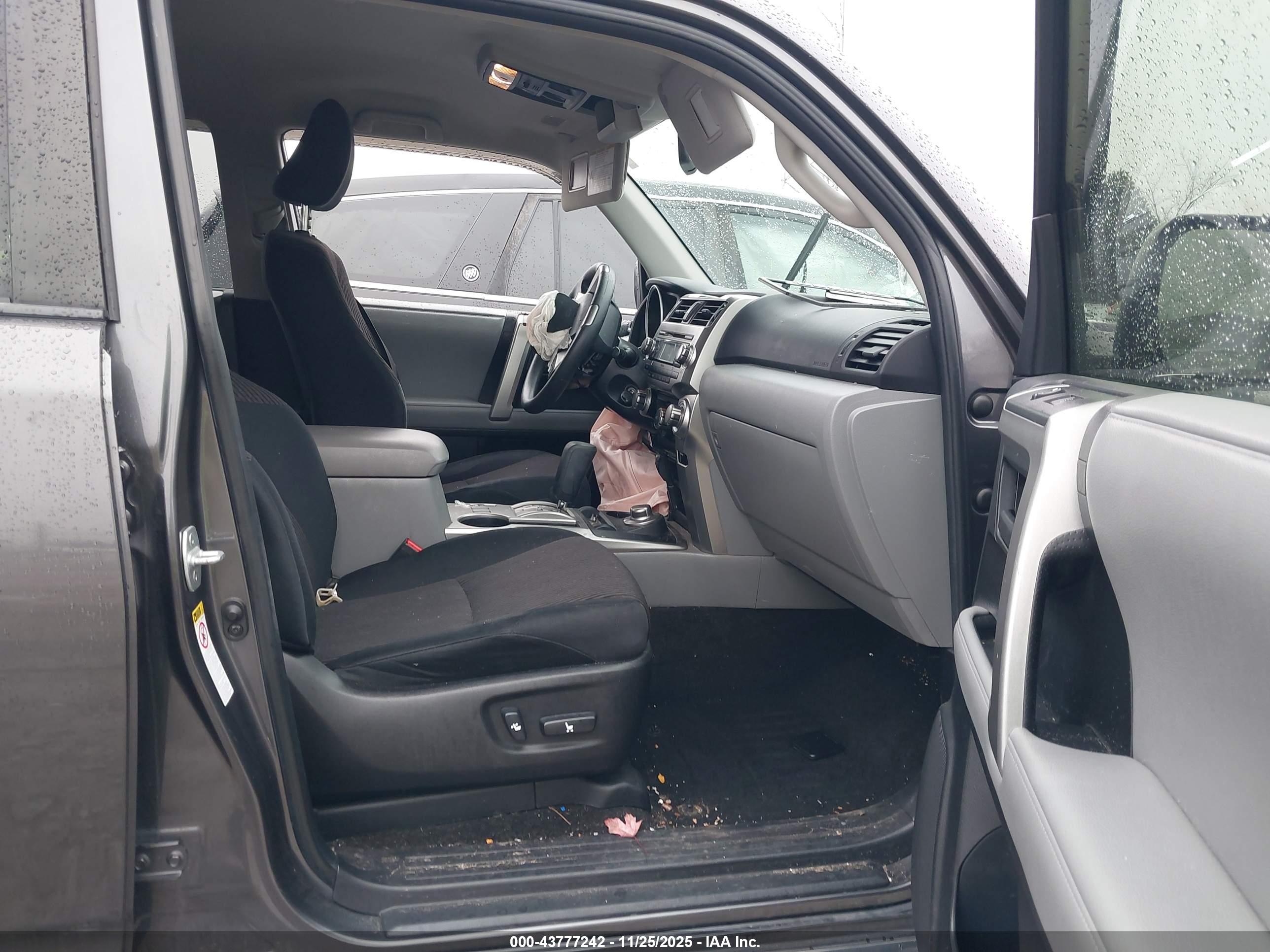 TOYOTA 4RUNNER image 5