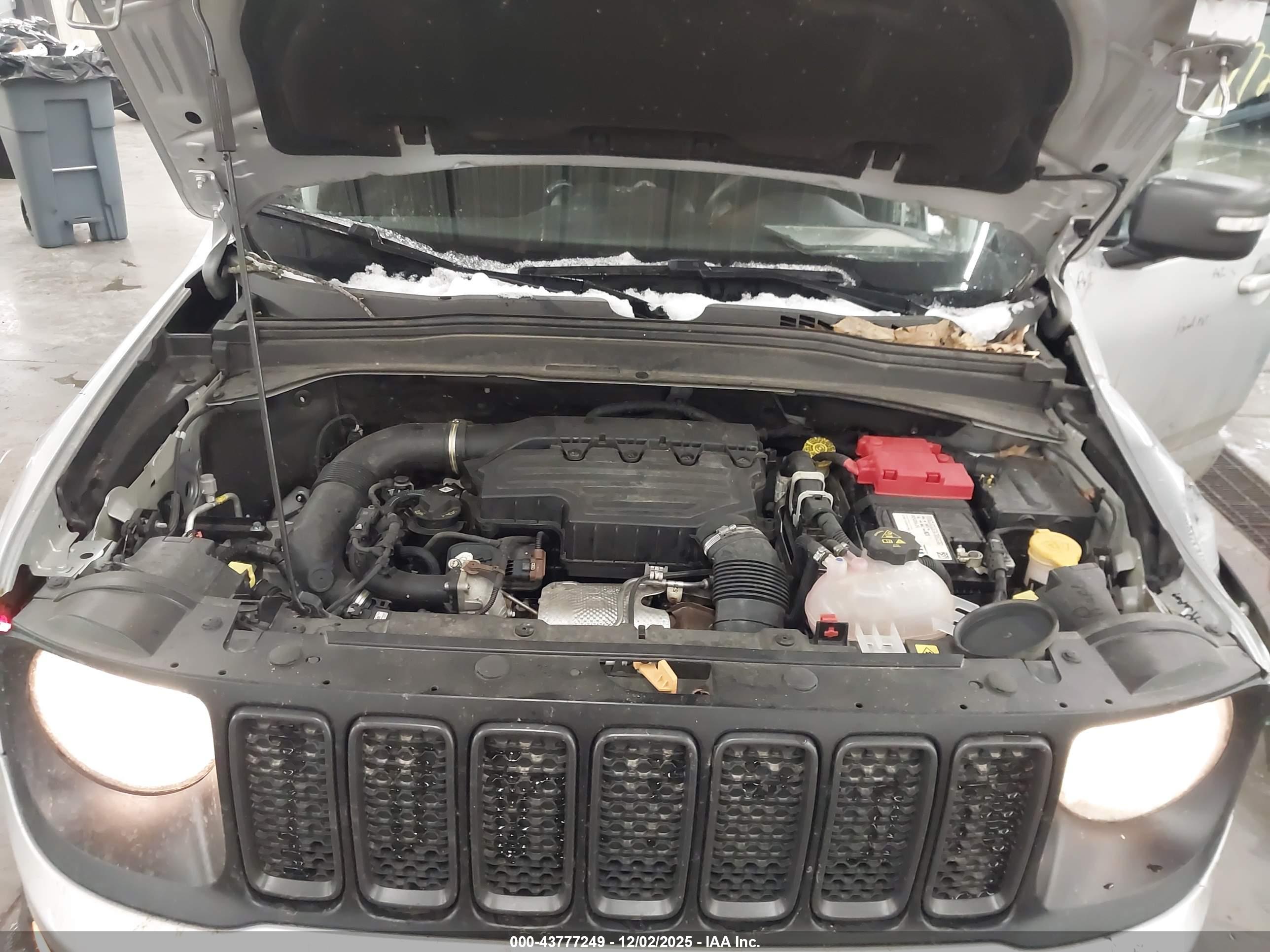 JEEP RENEGADE image 10