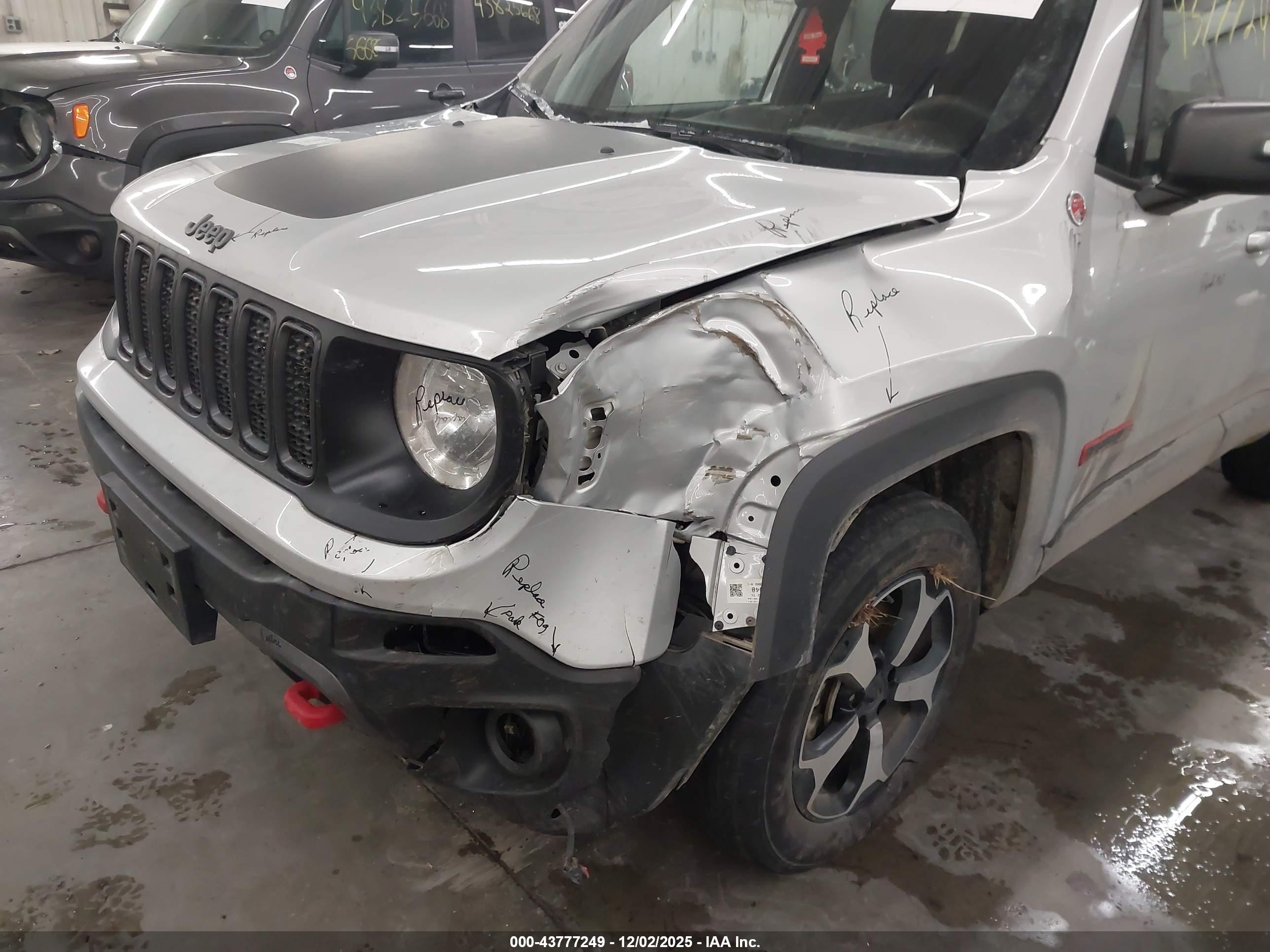 JEEP RENEGADE image 6