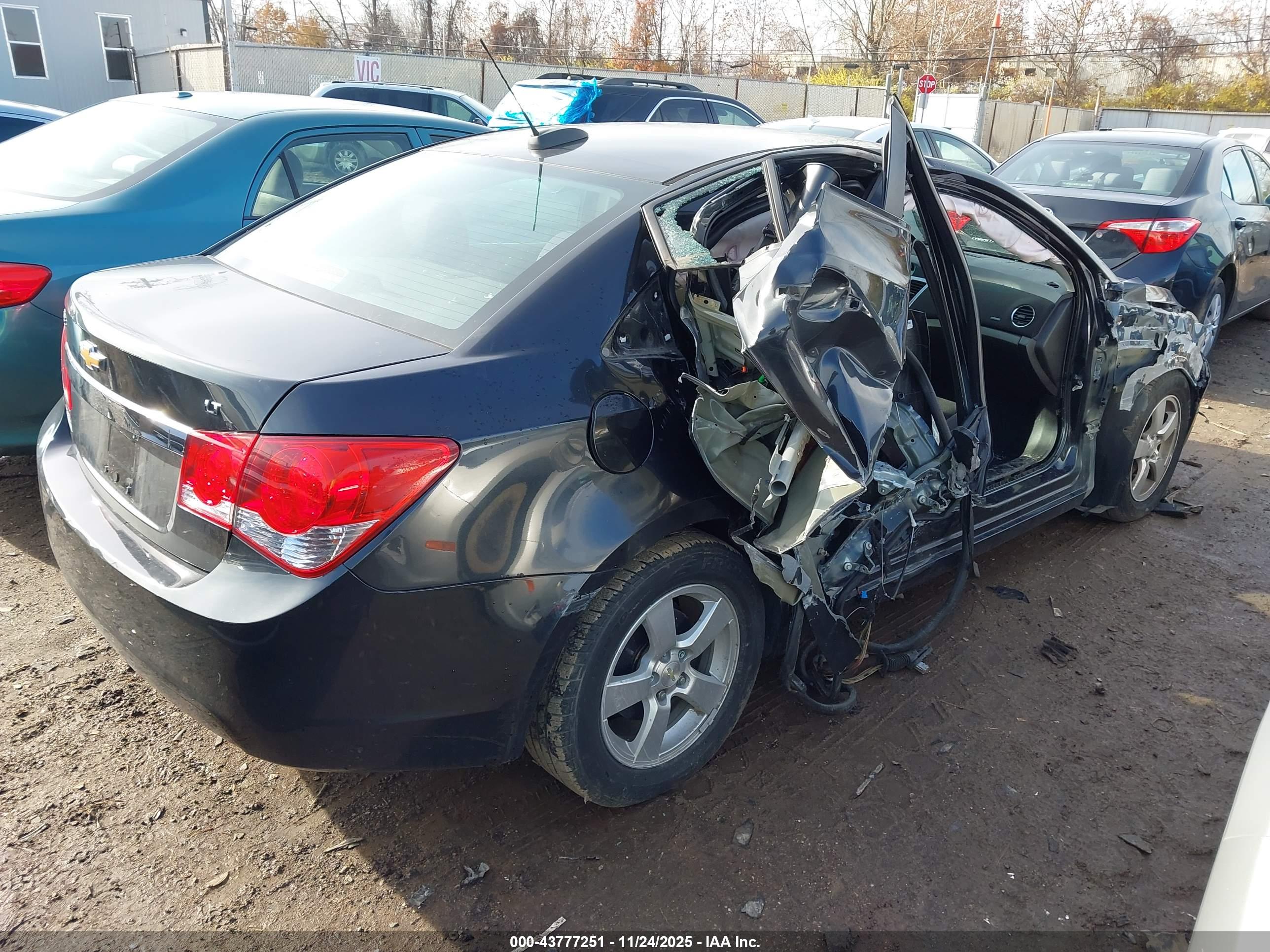 CHEVROLET CRUZE image 4