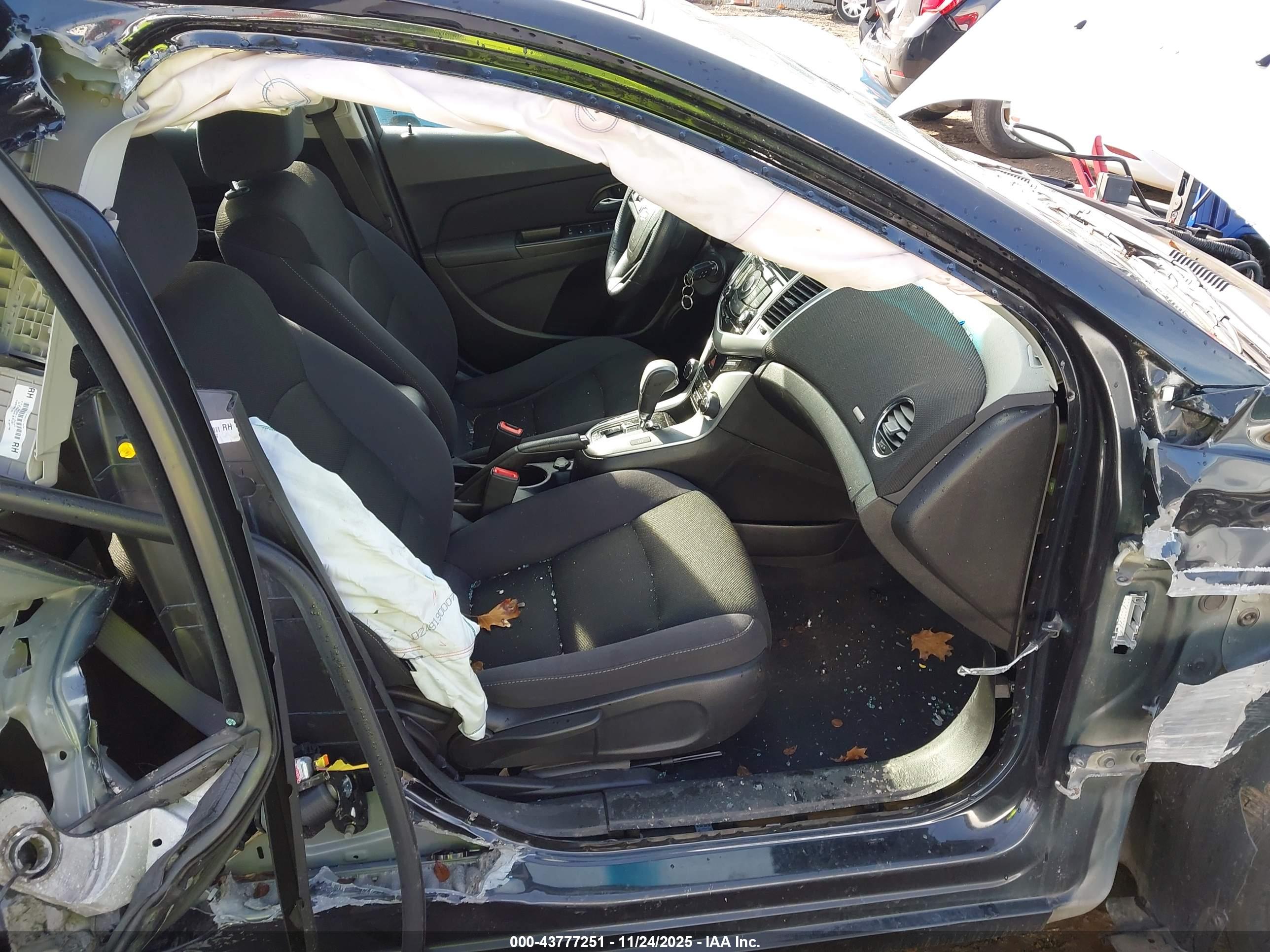 CHEVROLET CRUZE image 5