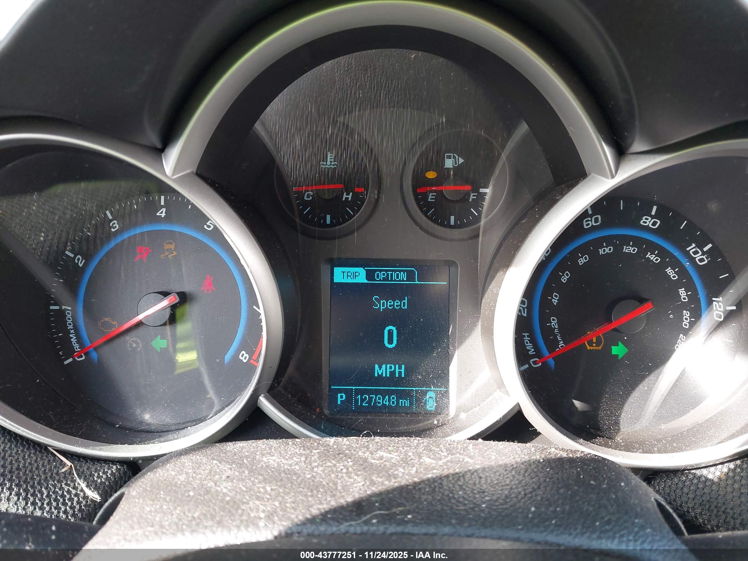 CHEVROLET CRUZE image 7