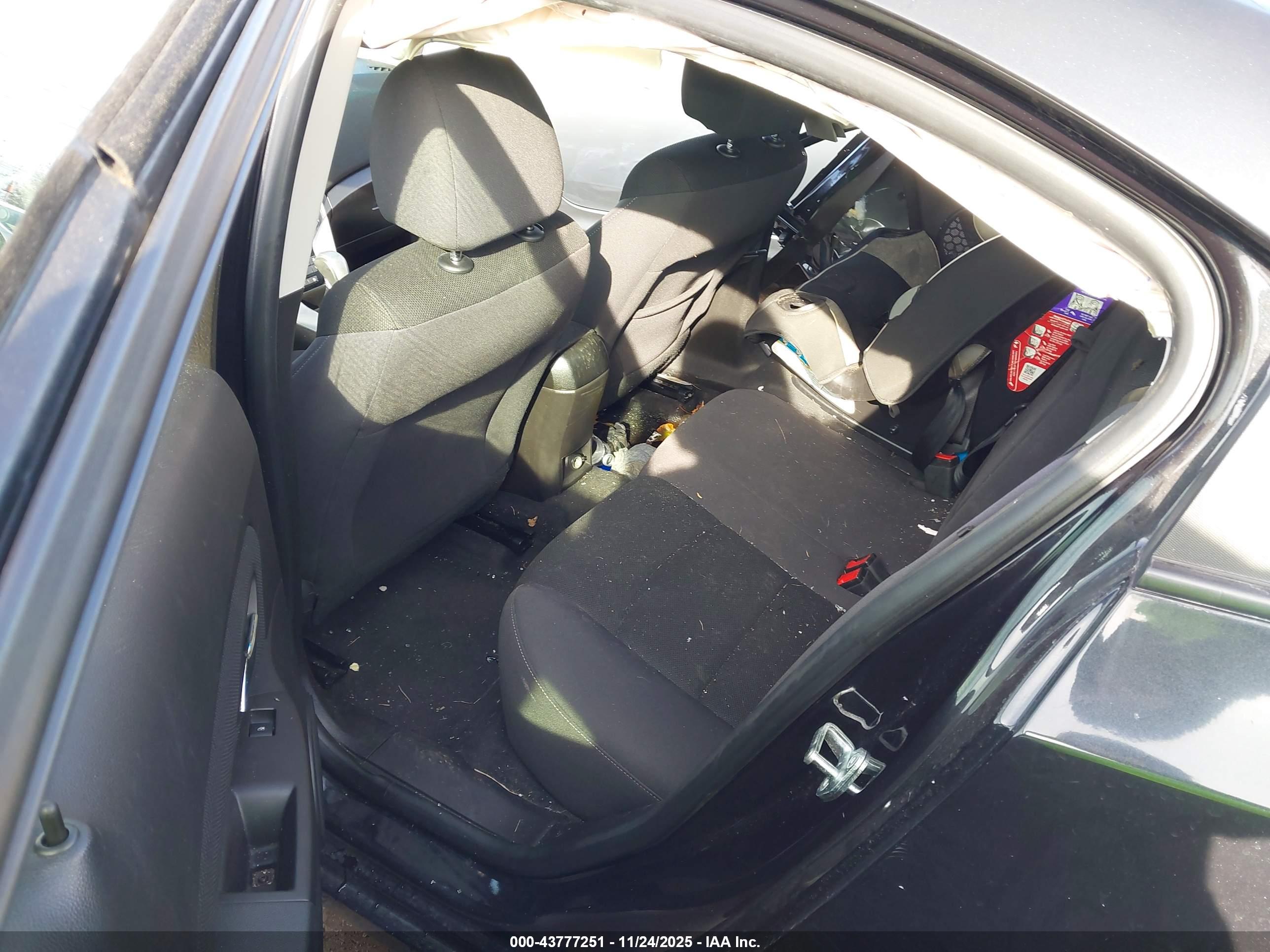 CHEVROLET CRUZE image 8