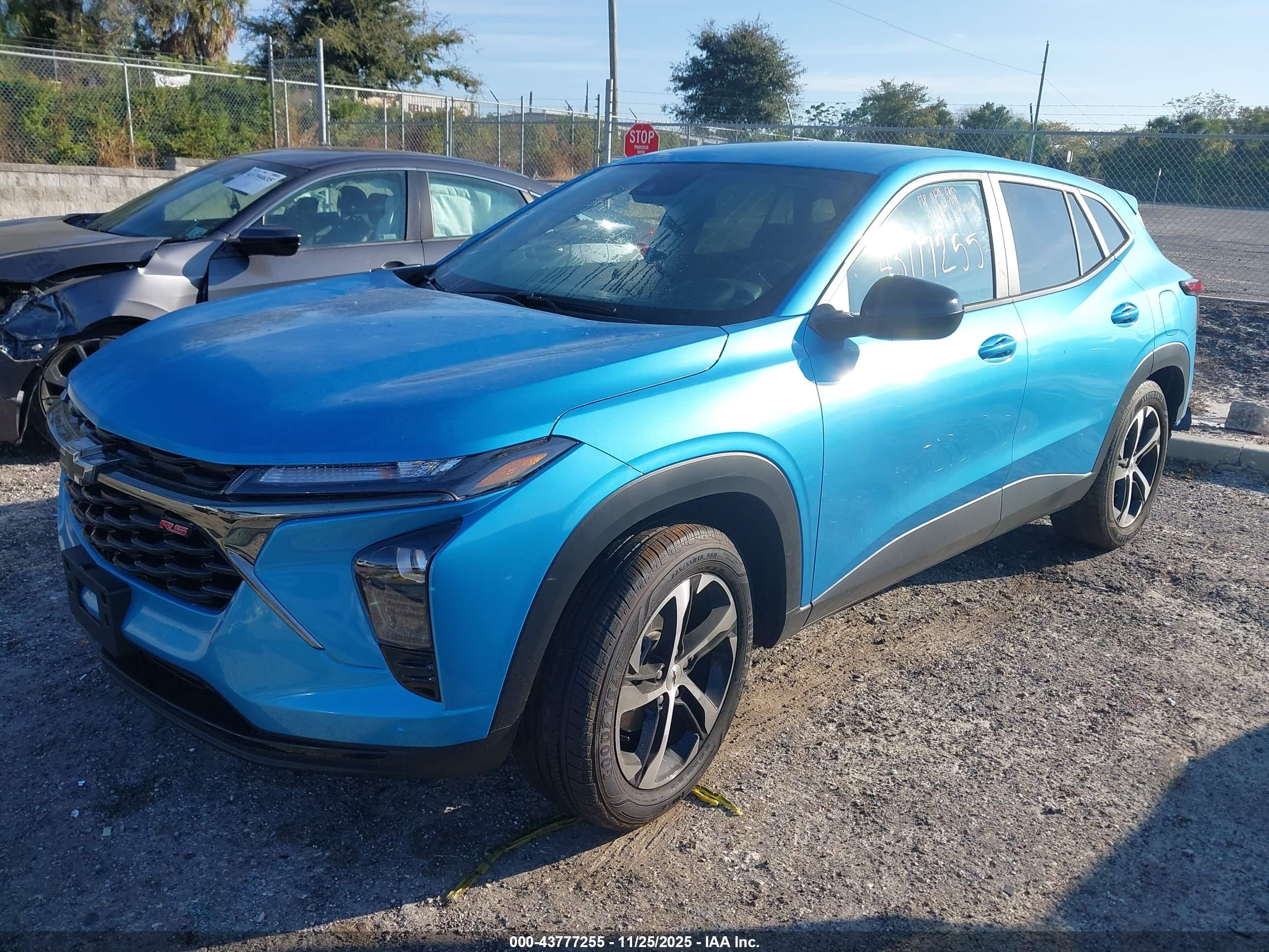 CHEVROLET TRAX image 2