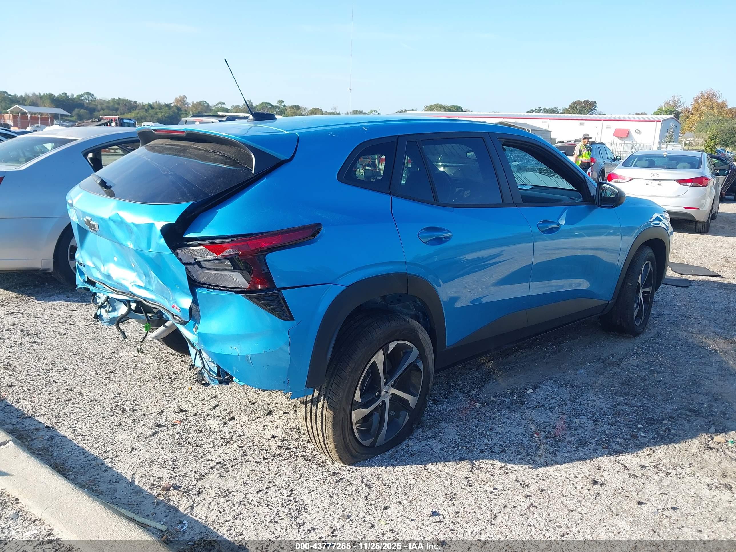 CHEVROLET TRAX image 4