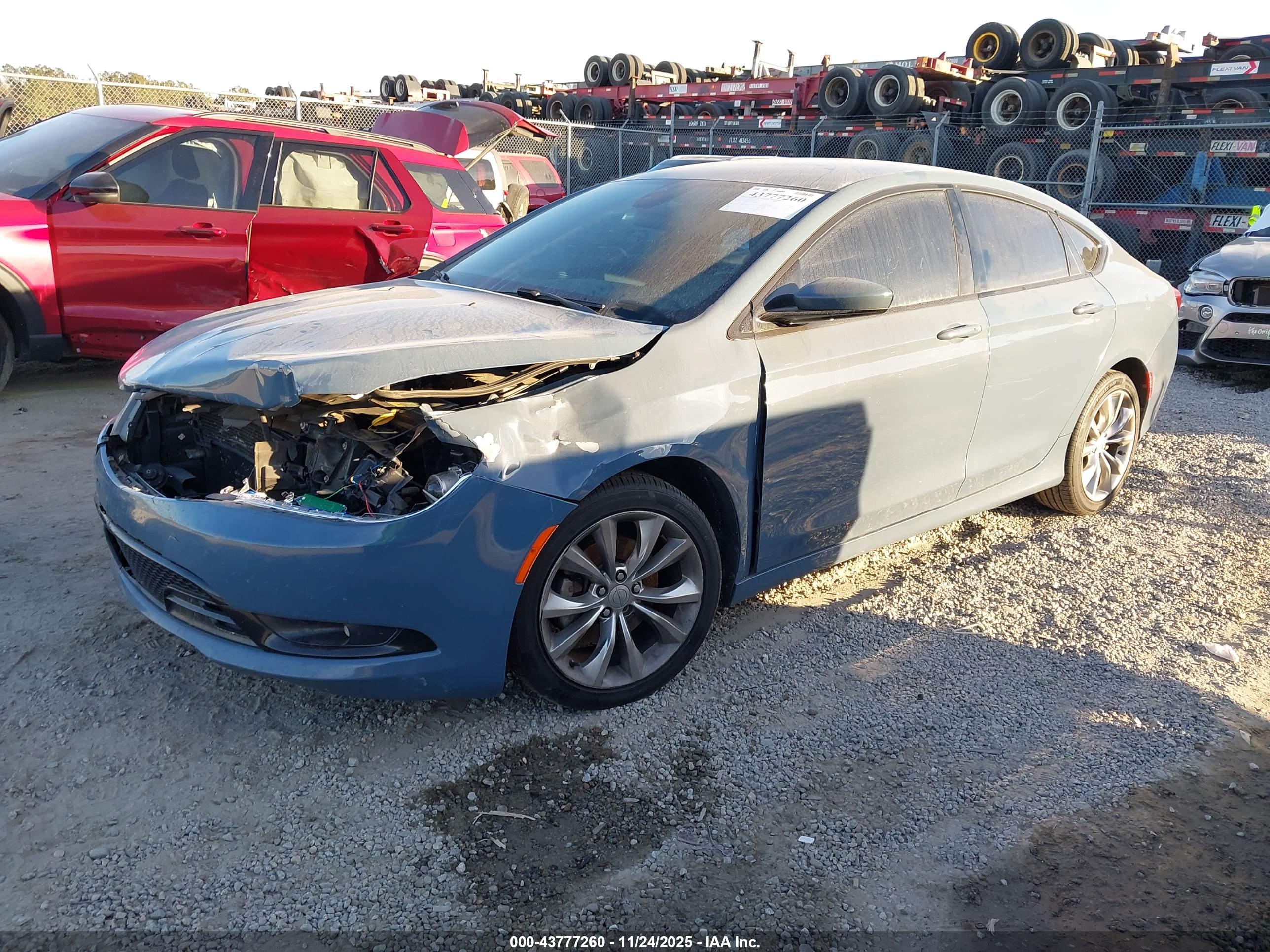 CHRYSLER 200 image 2