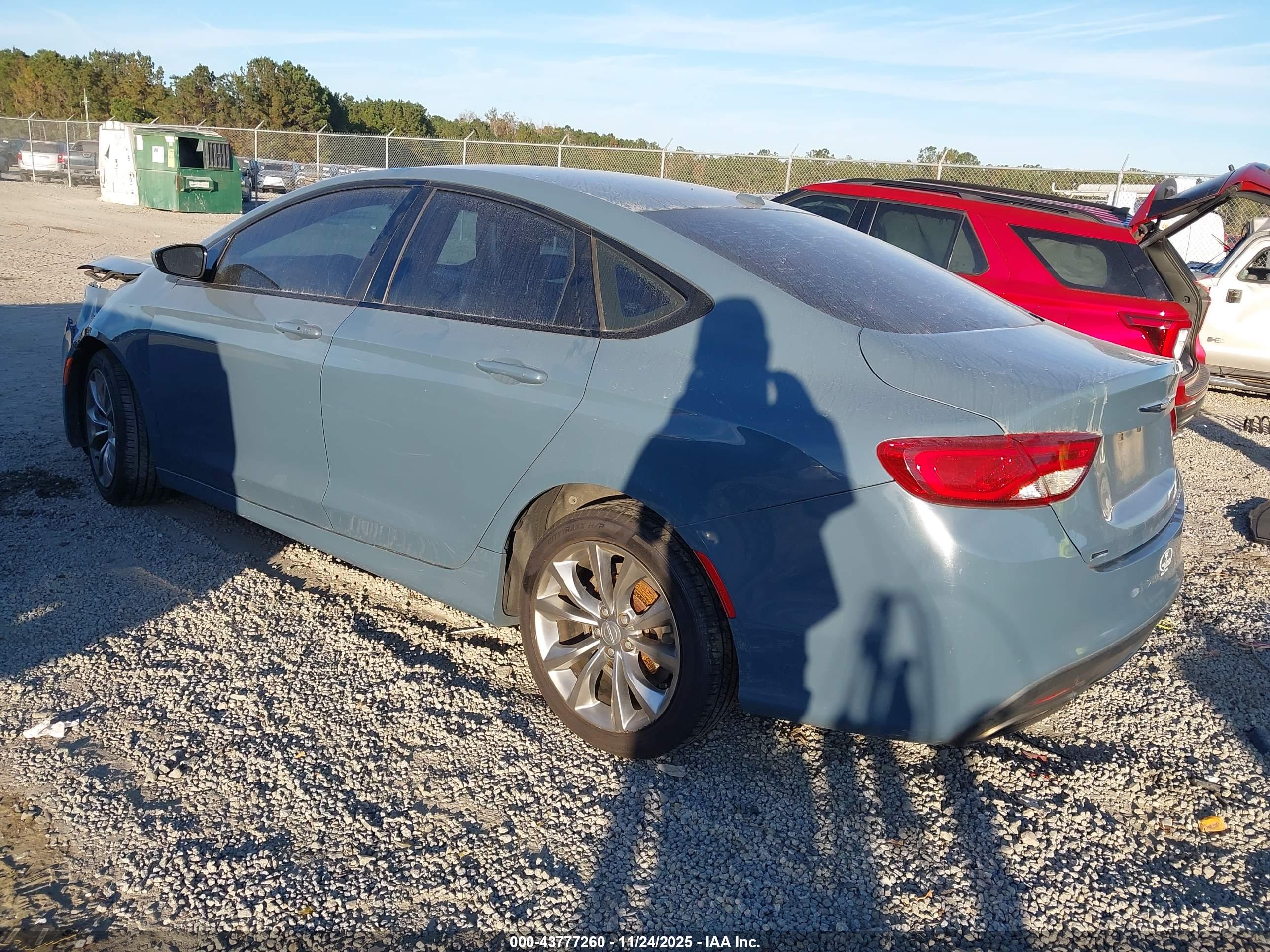 CHRYSLER 200 image 3