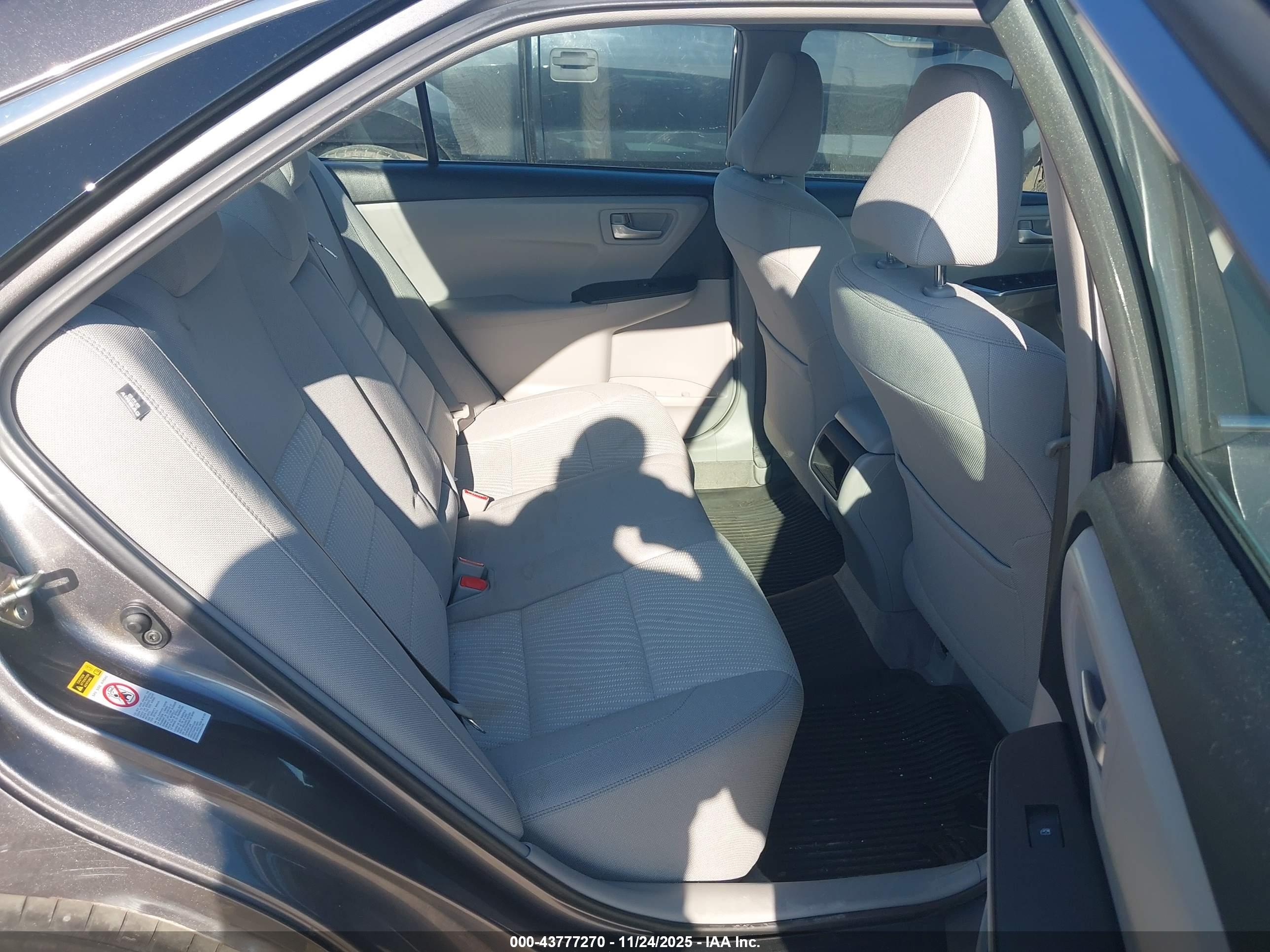TOYOTA CAMRY image 8
