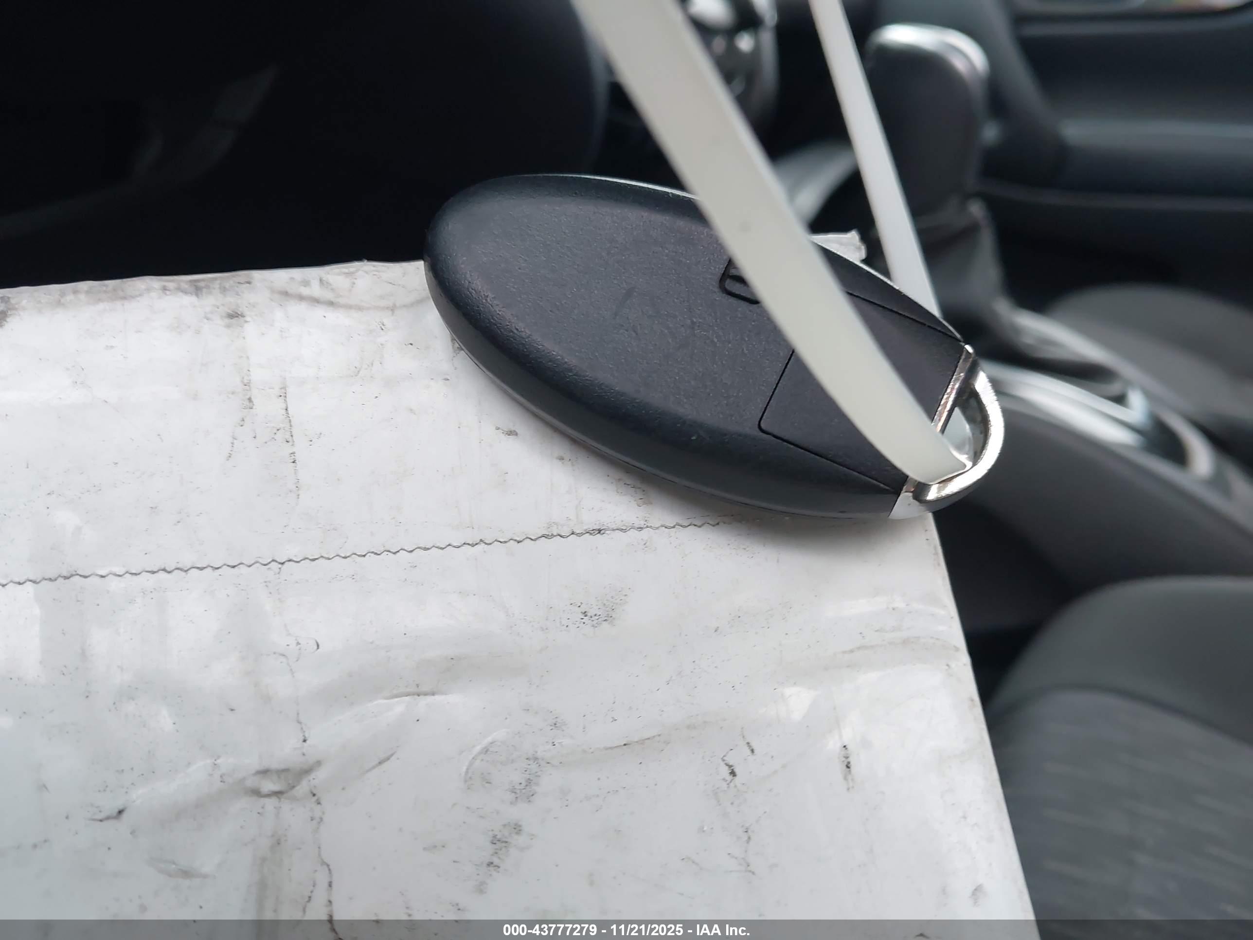 NISSAN ROGUE image 11