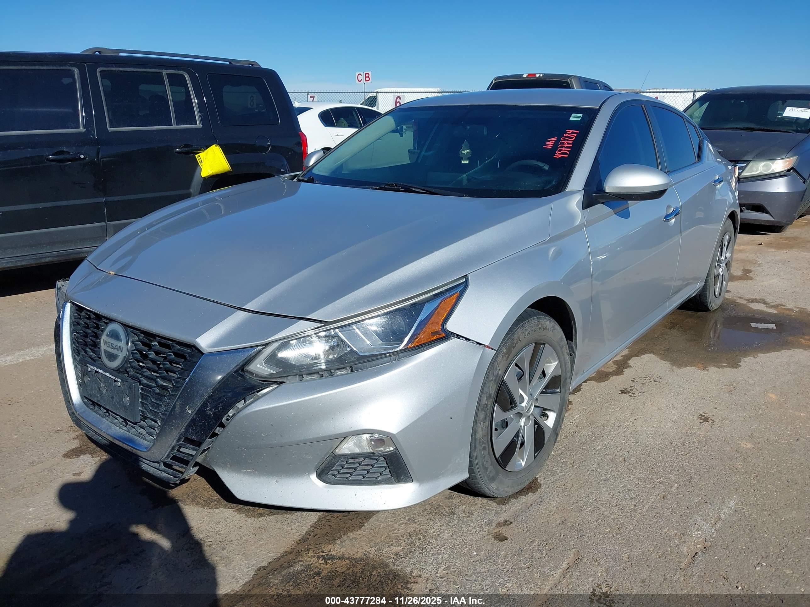 NISSAN ALTIMA image 2