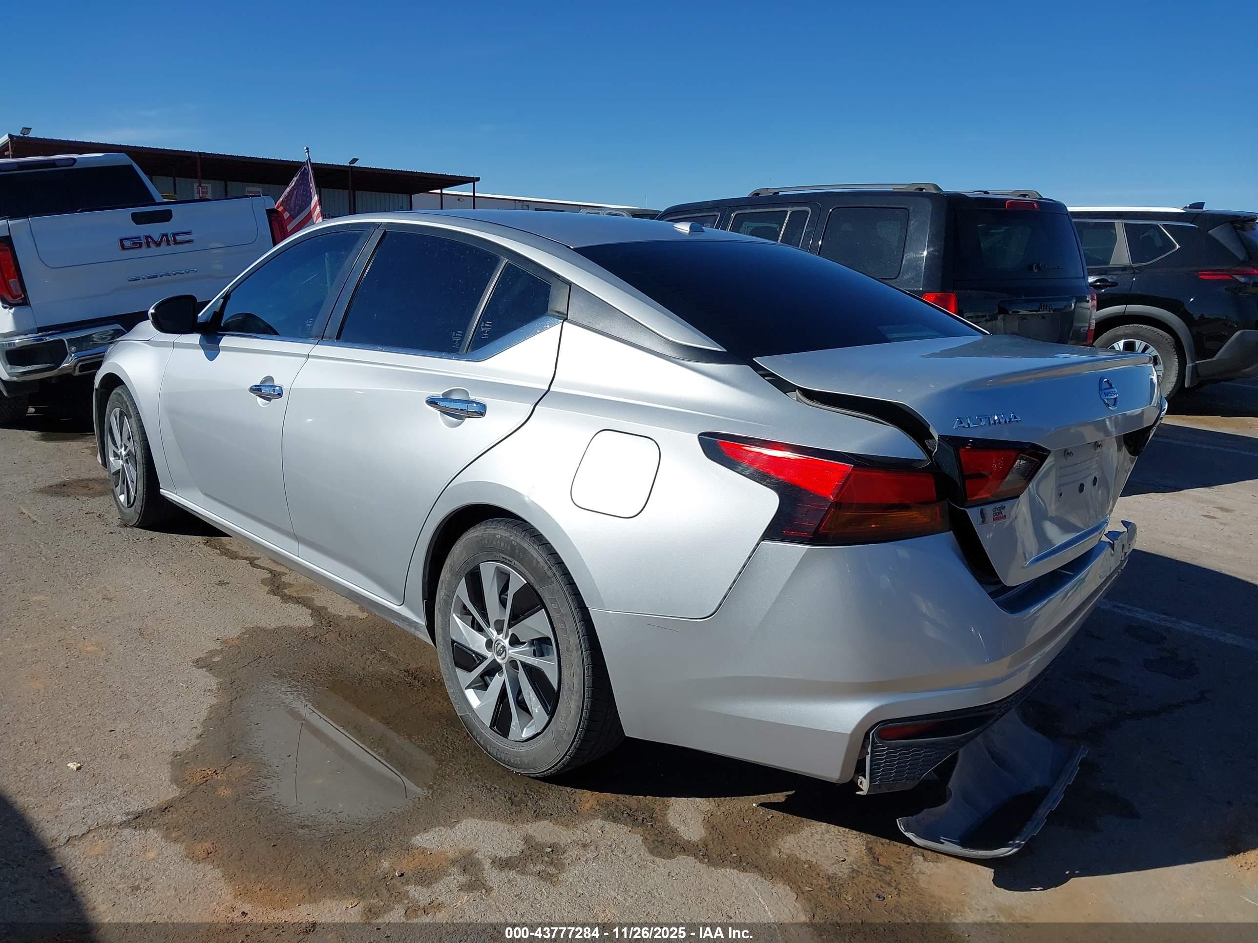 NISSAN ALTIMA image 3
