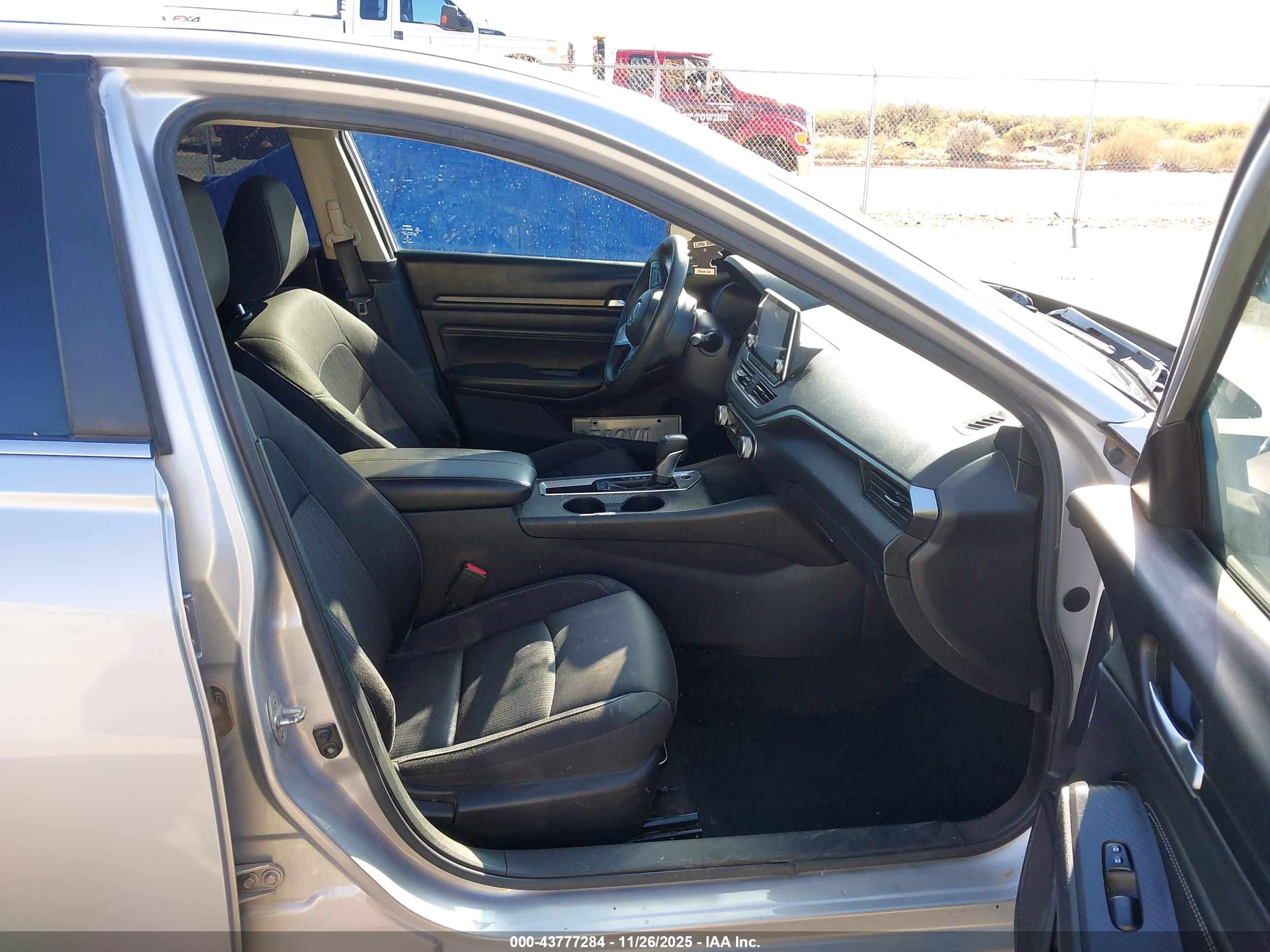 NISSAN ALTIMA image 5