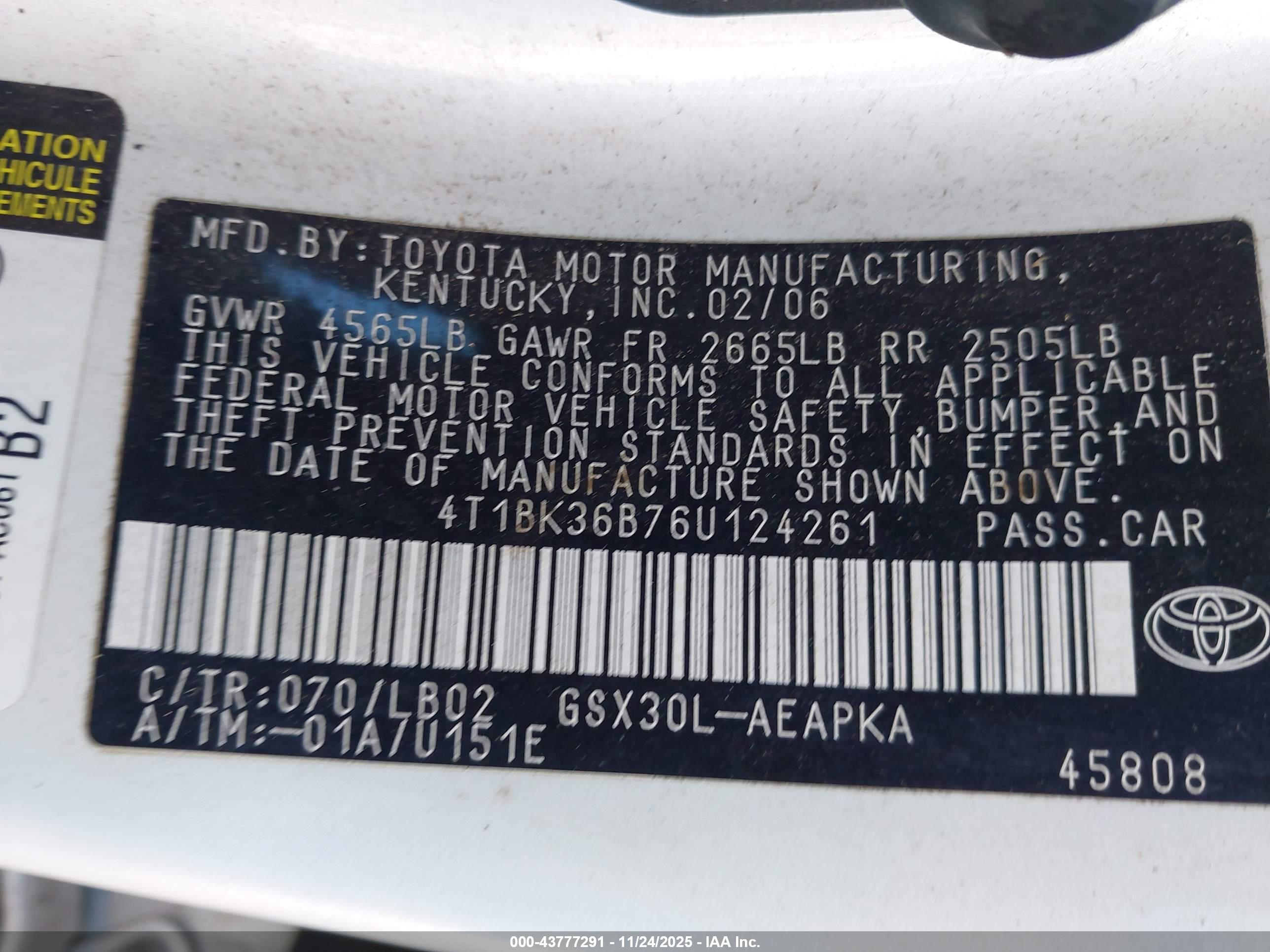 TOYOTA AVALON image 9
