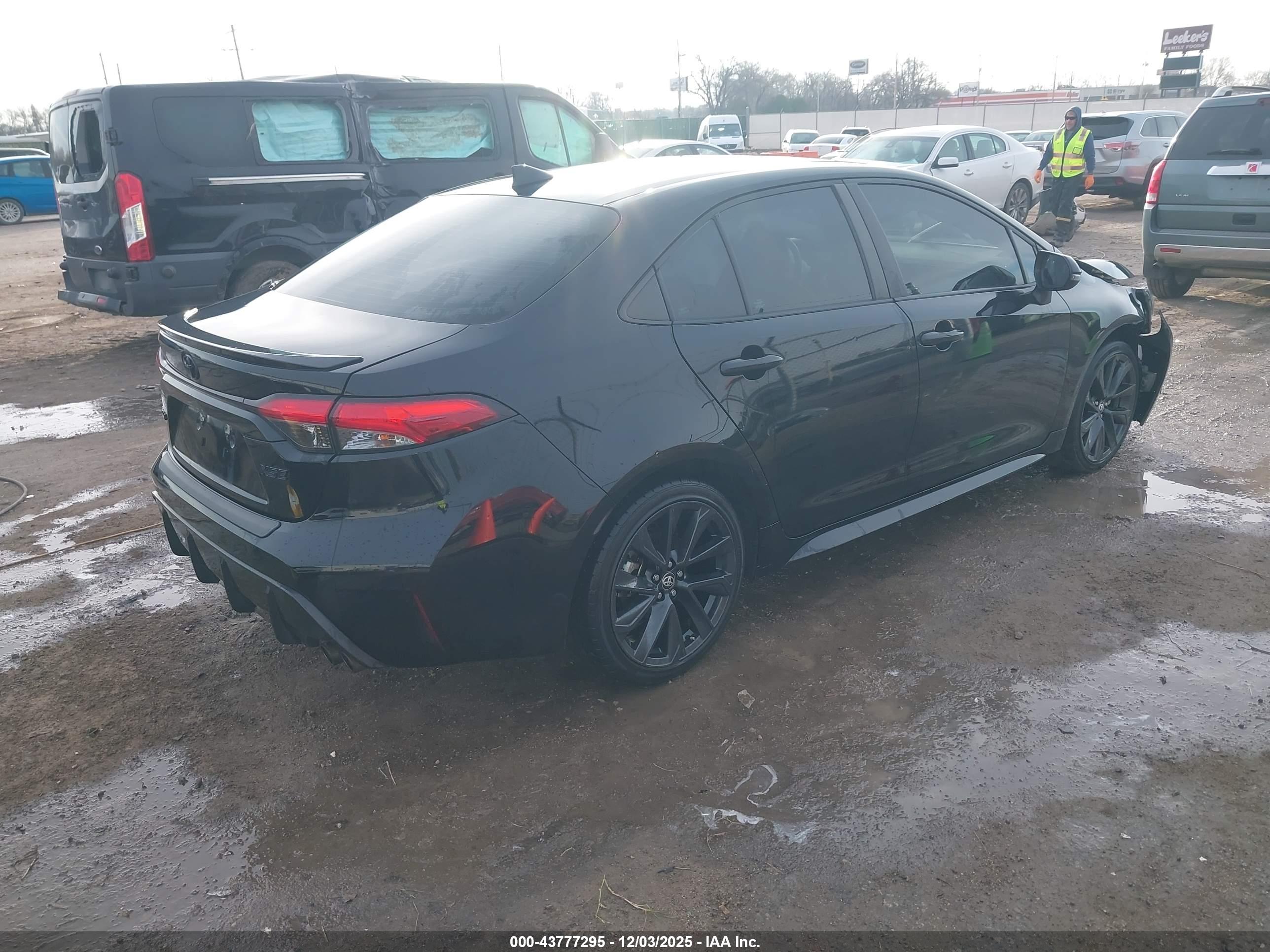 TOYOTA COROLLA image 4