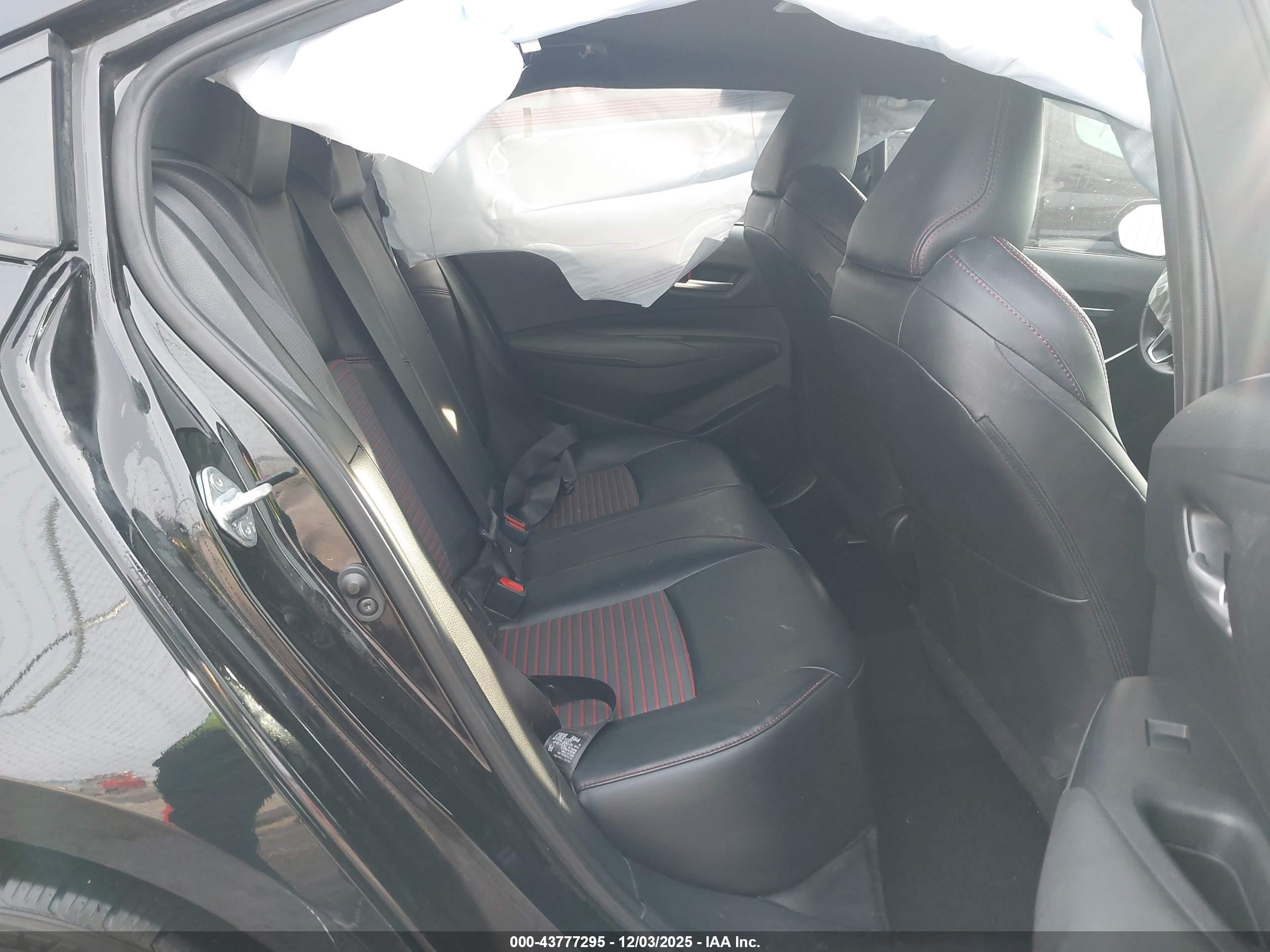 TOYOTA COROLLA image 8
