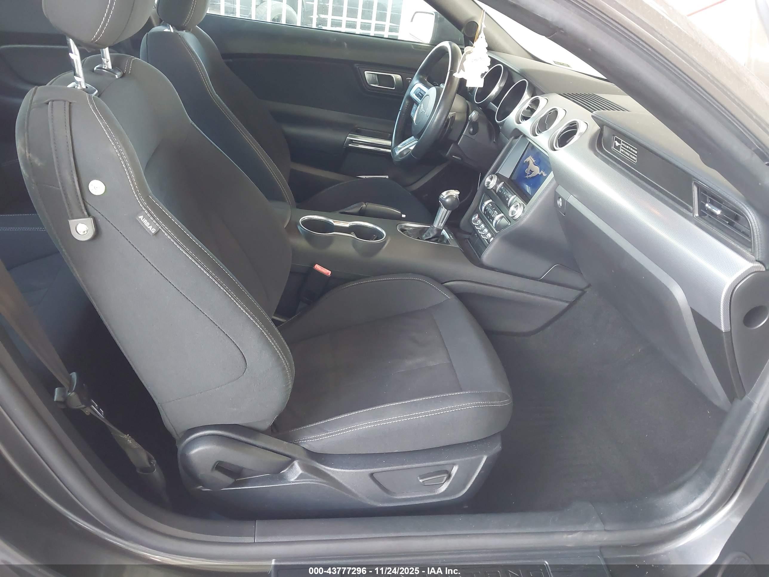 FORD MUSTANG image 5