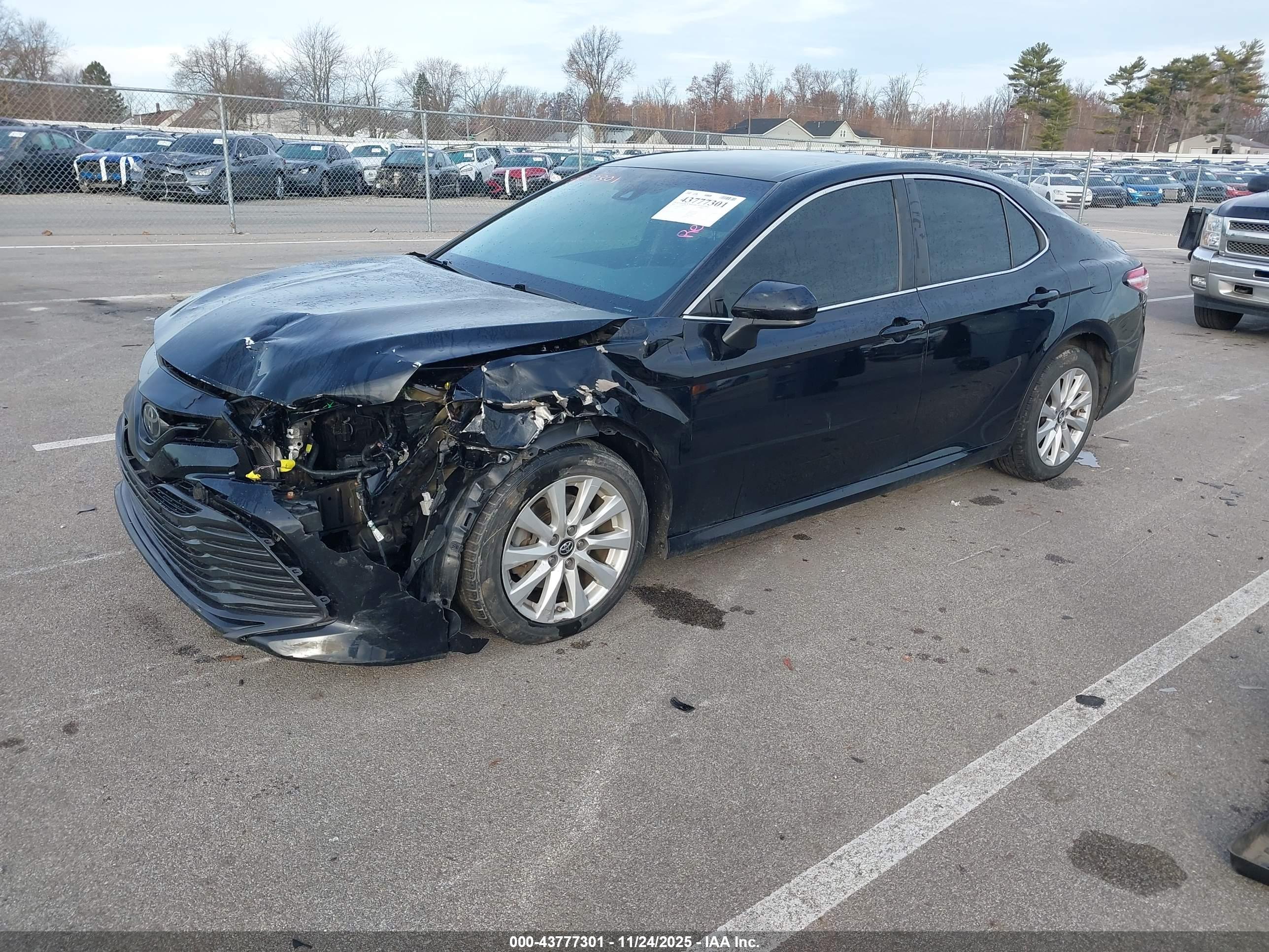 TOYOTA CAMRY image 2