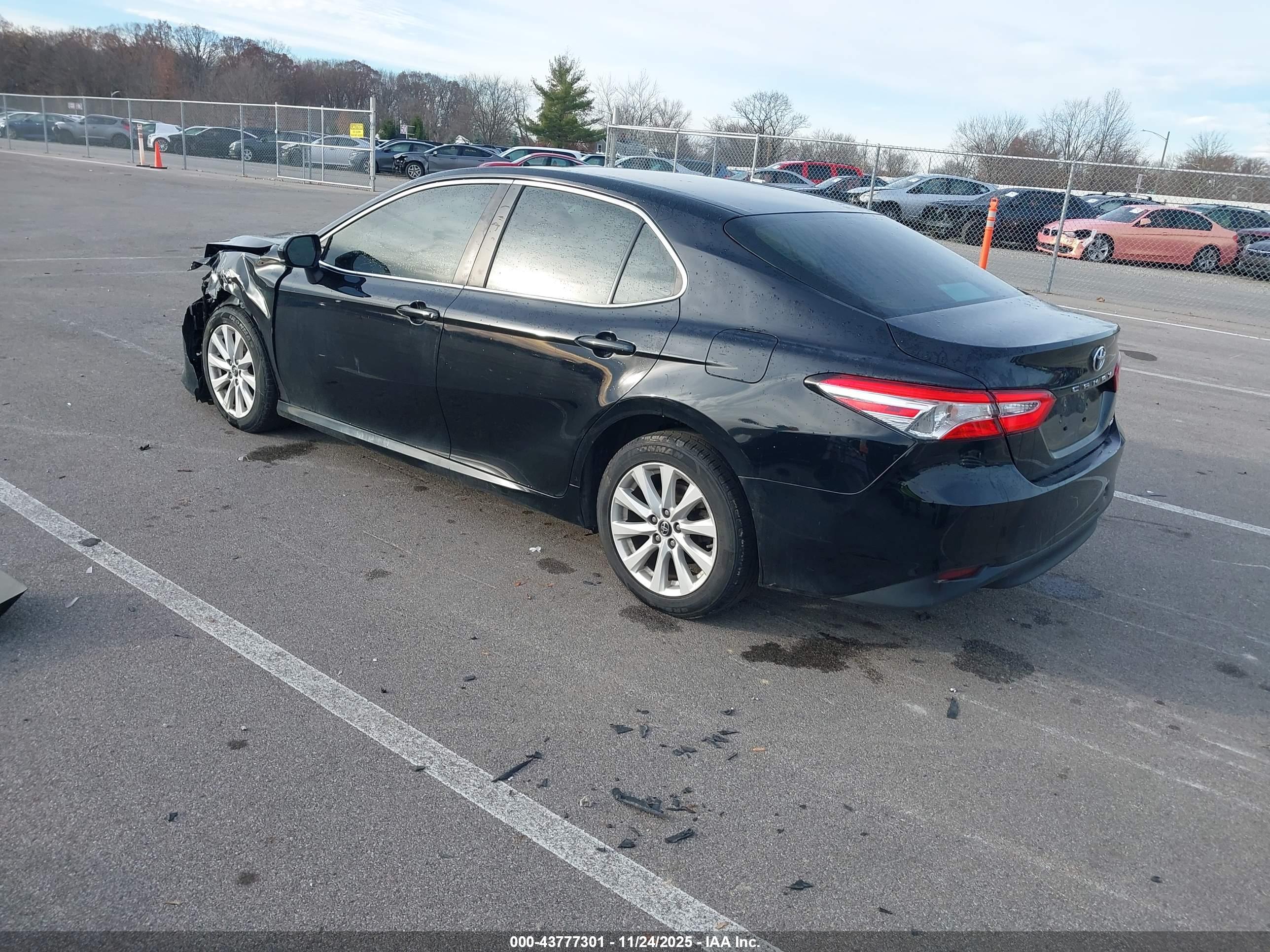 TOYOTA CAMRY image 3