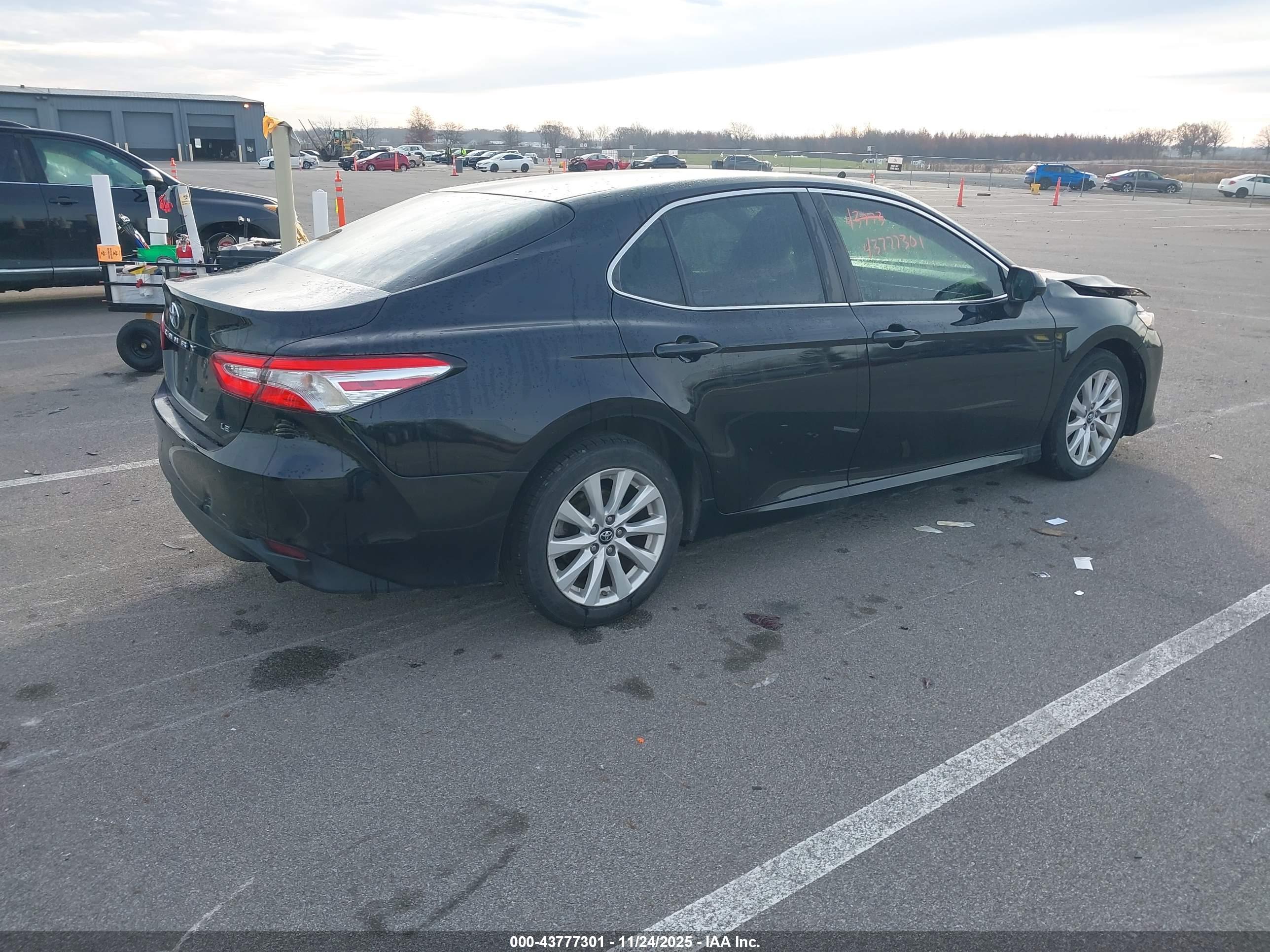 TOYOTA CAMRY image 4
