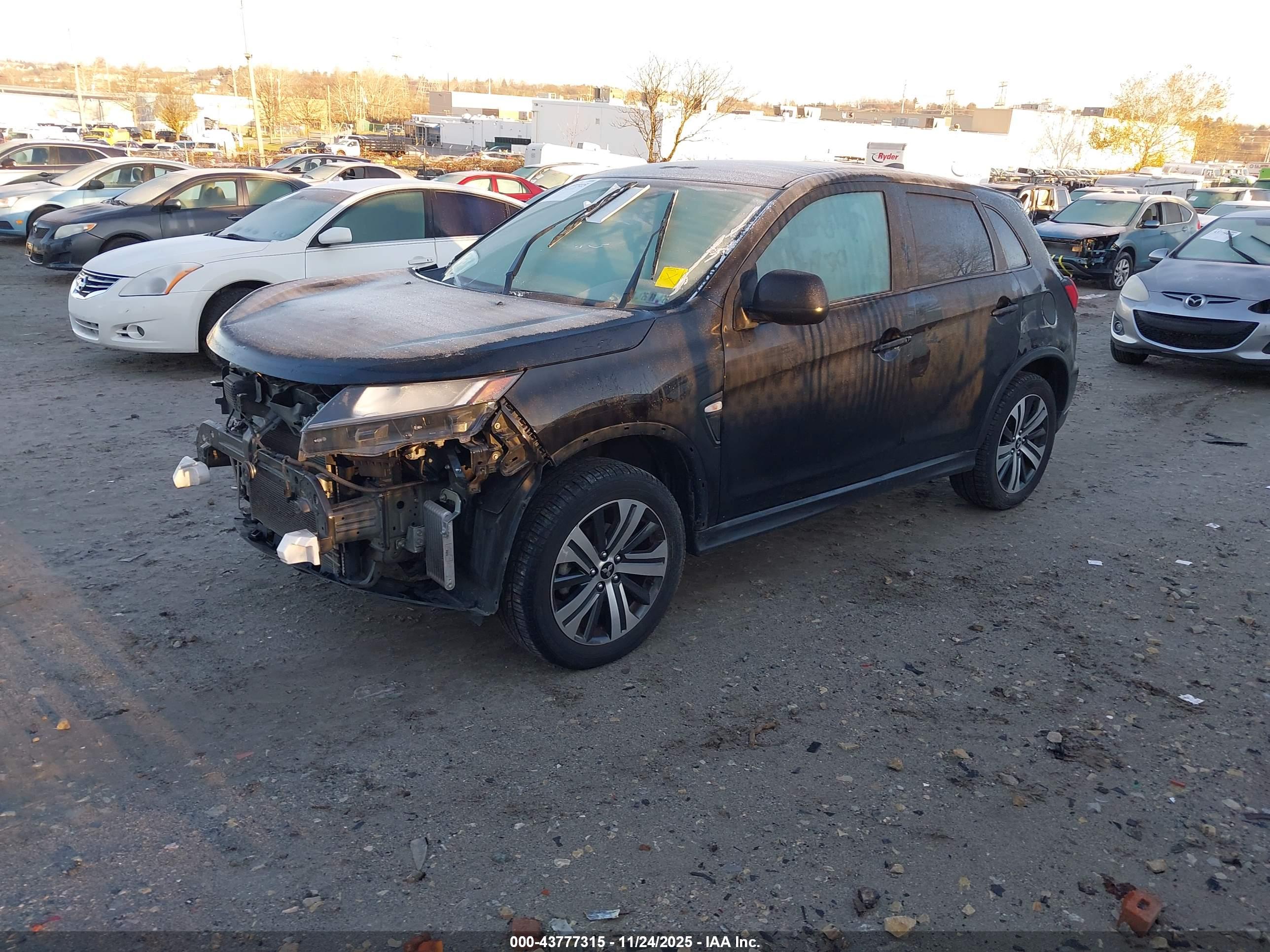 MITSUBISHI OUTLANDER image 2