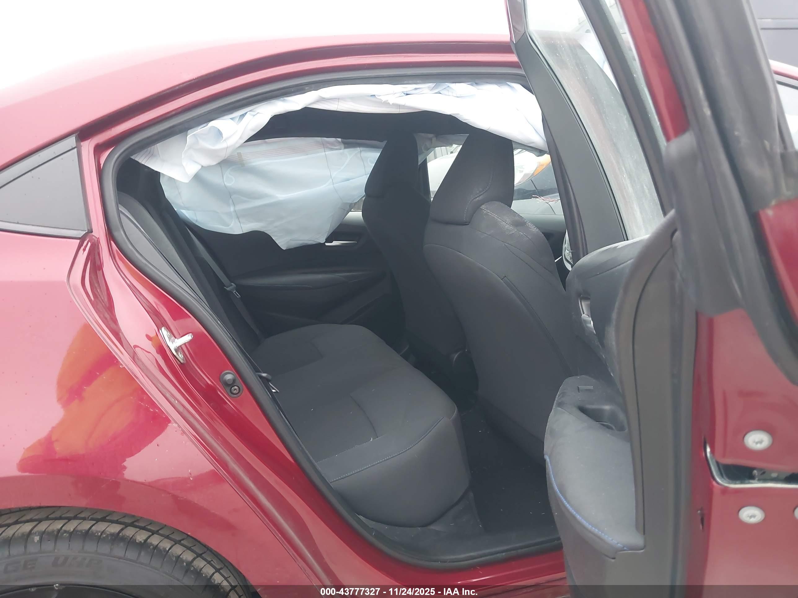 TOYOTA COROLLA image 8