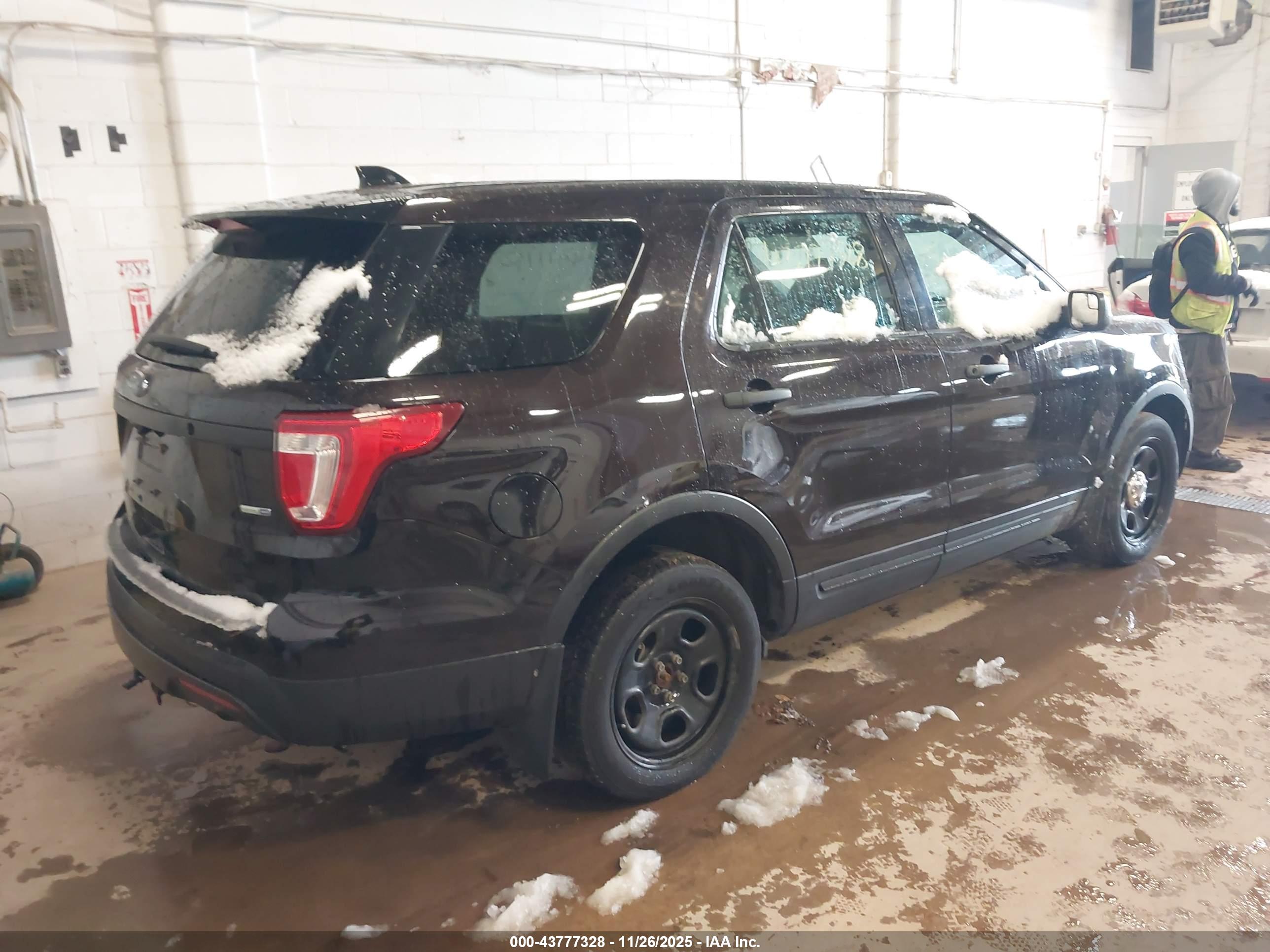 FORD UTILITY image 4