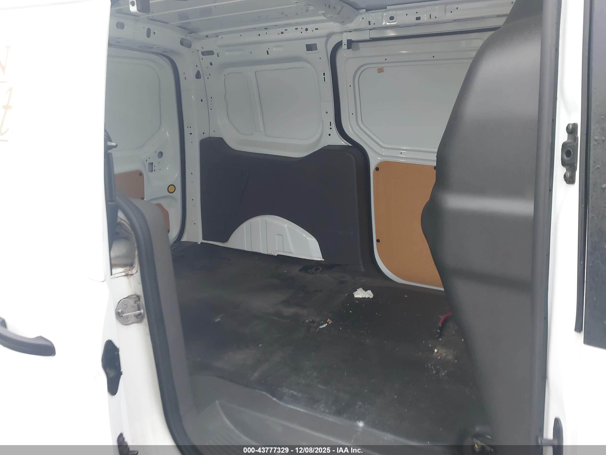 FORD TRANSIT image 8
