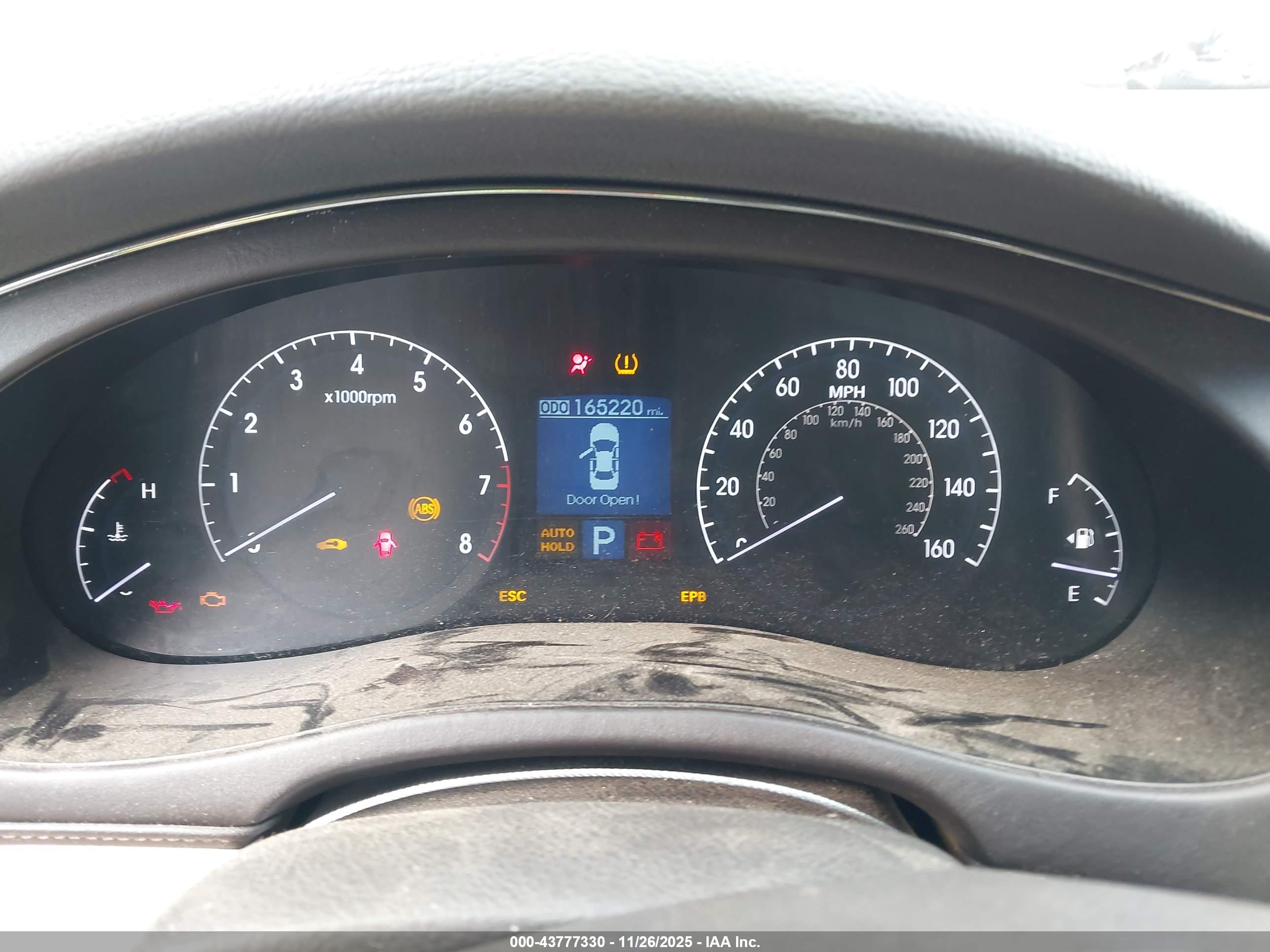 HYUNDAI GENESIS image 7